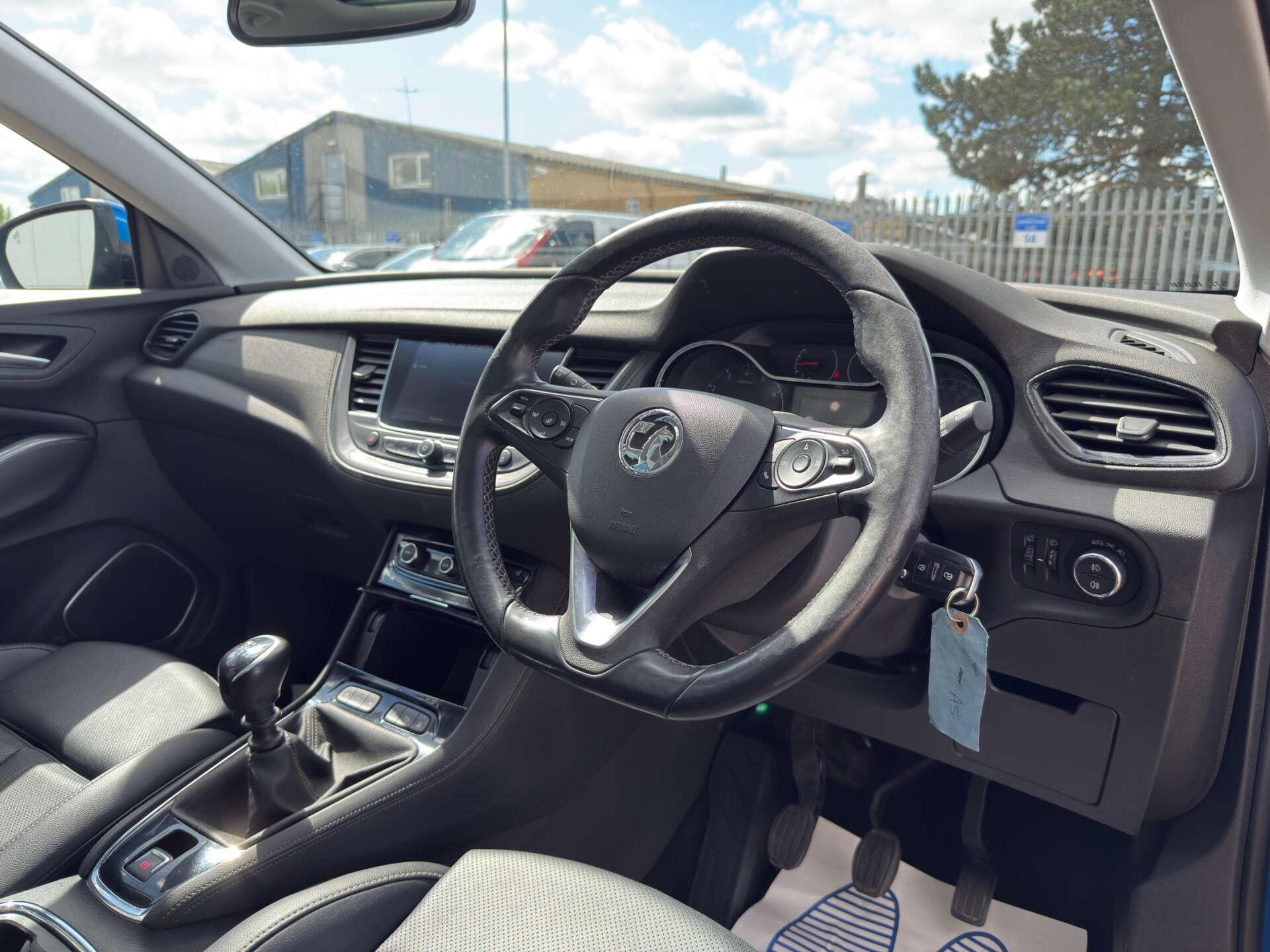 Vauxhall Grandland X view 13