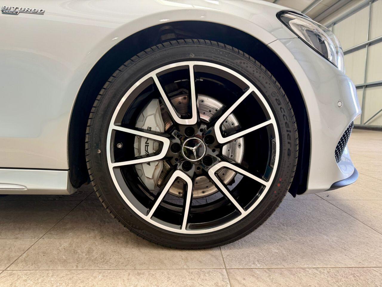 Mercedes-Benz C-Class view 30