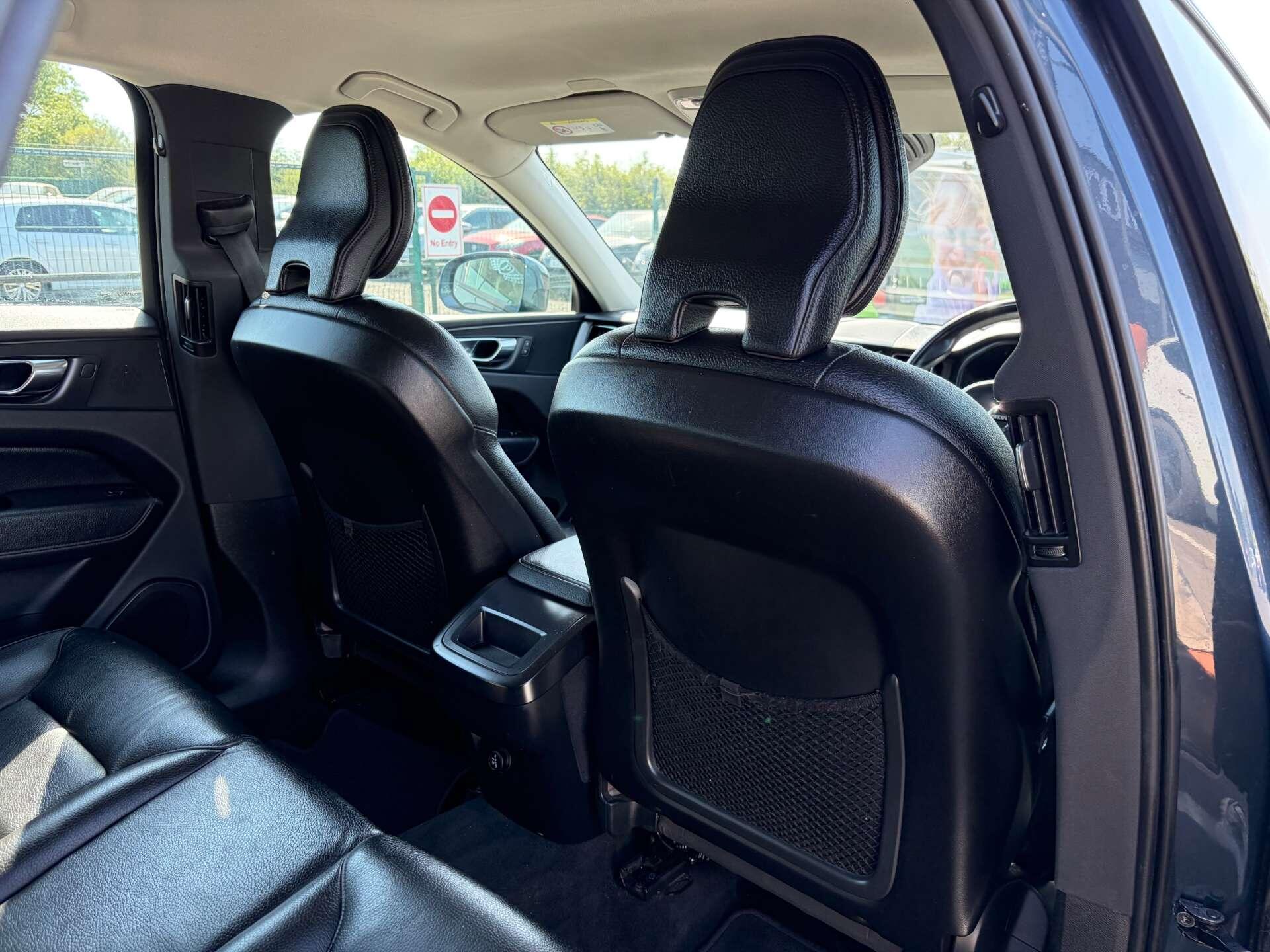 Volvo XC60 view 29