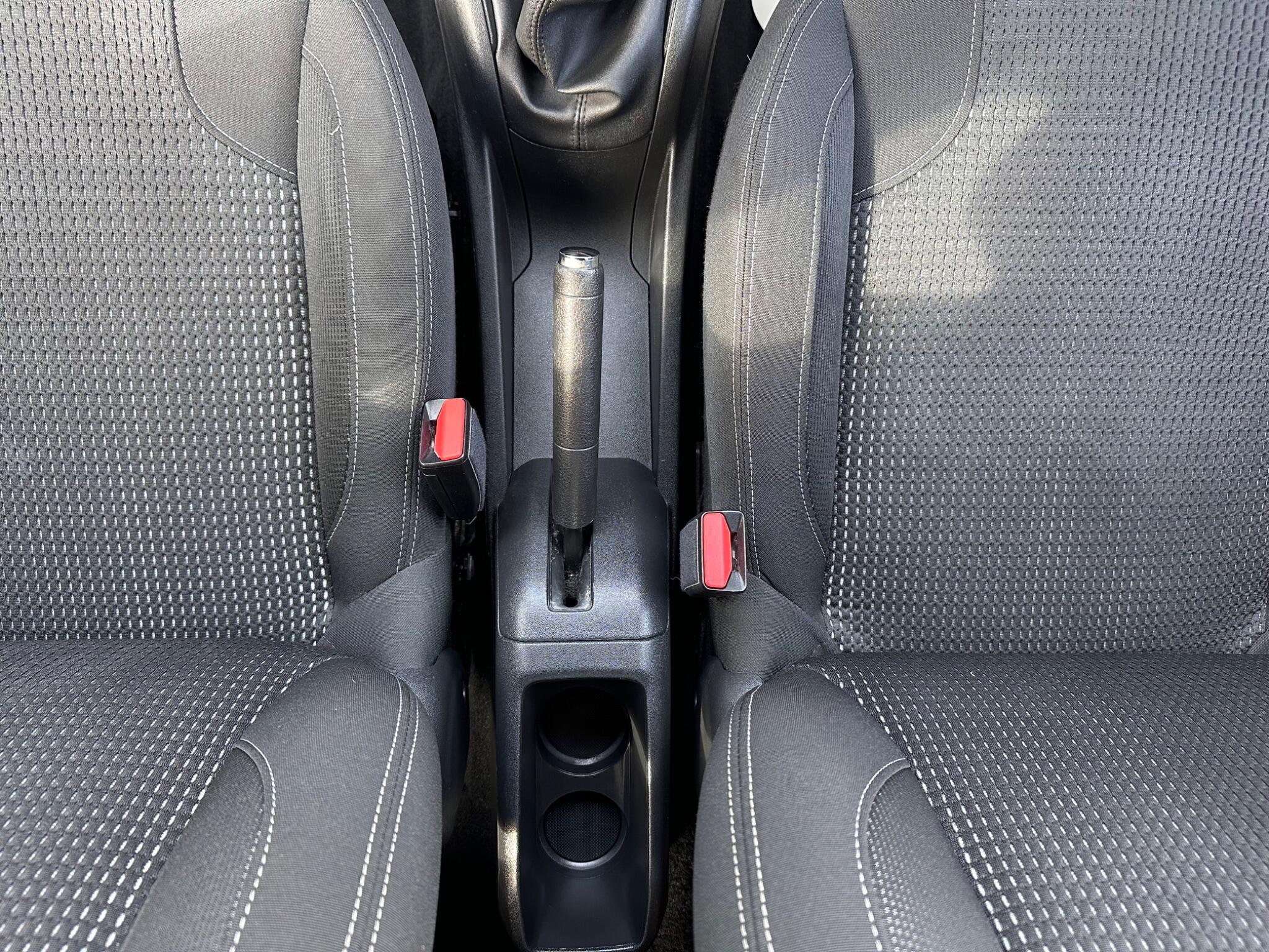 Peugeot 208 view 40
