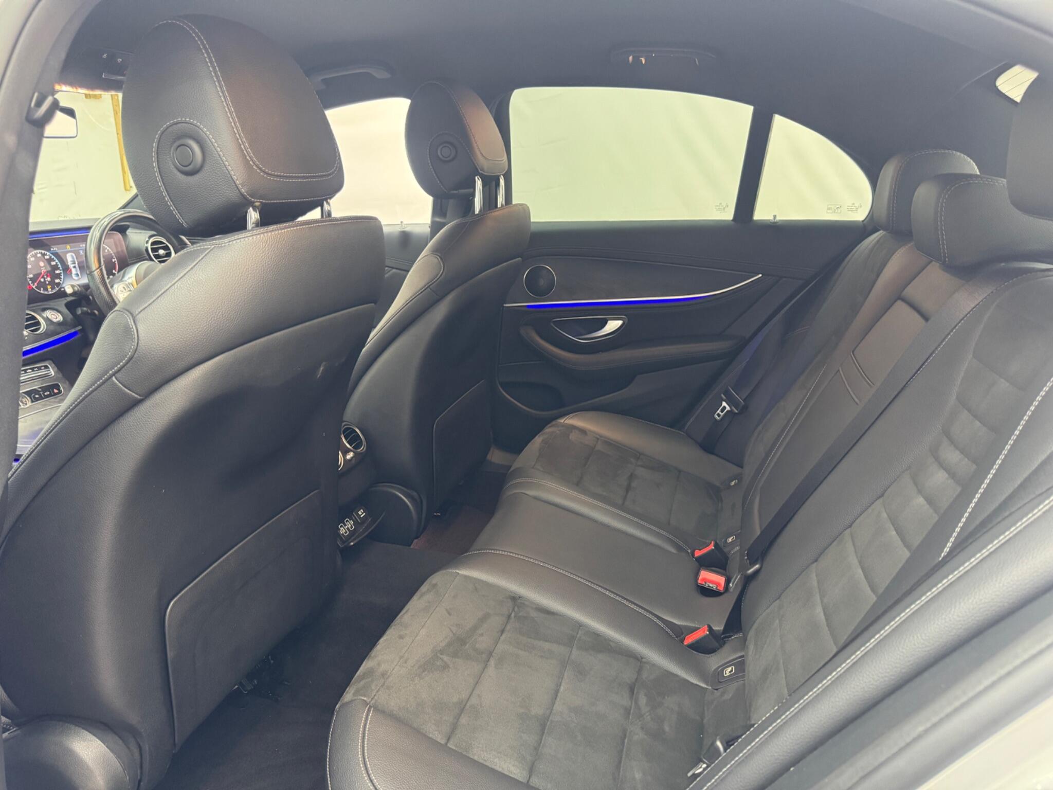 Mercedes-Benz E Class view 31