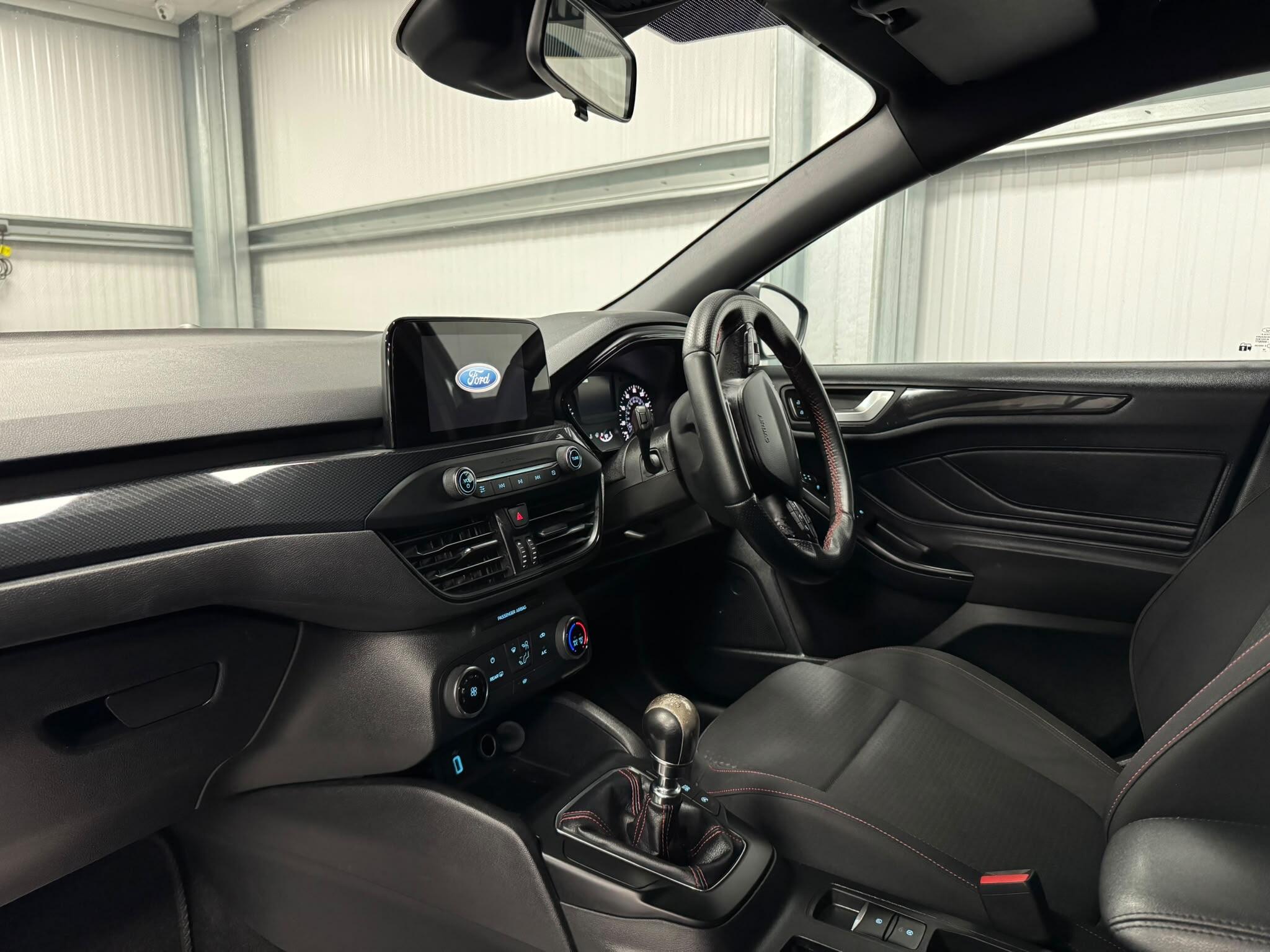 Ford Focus view 24