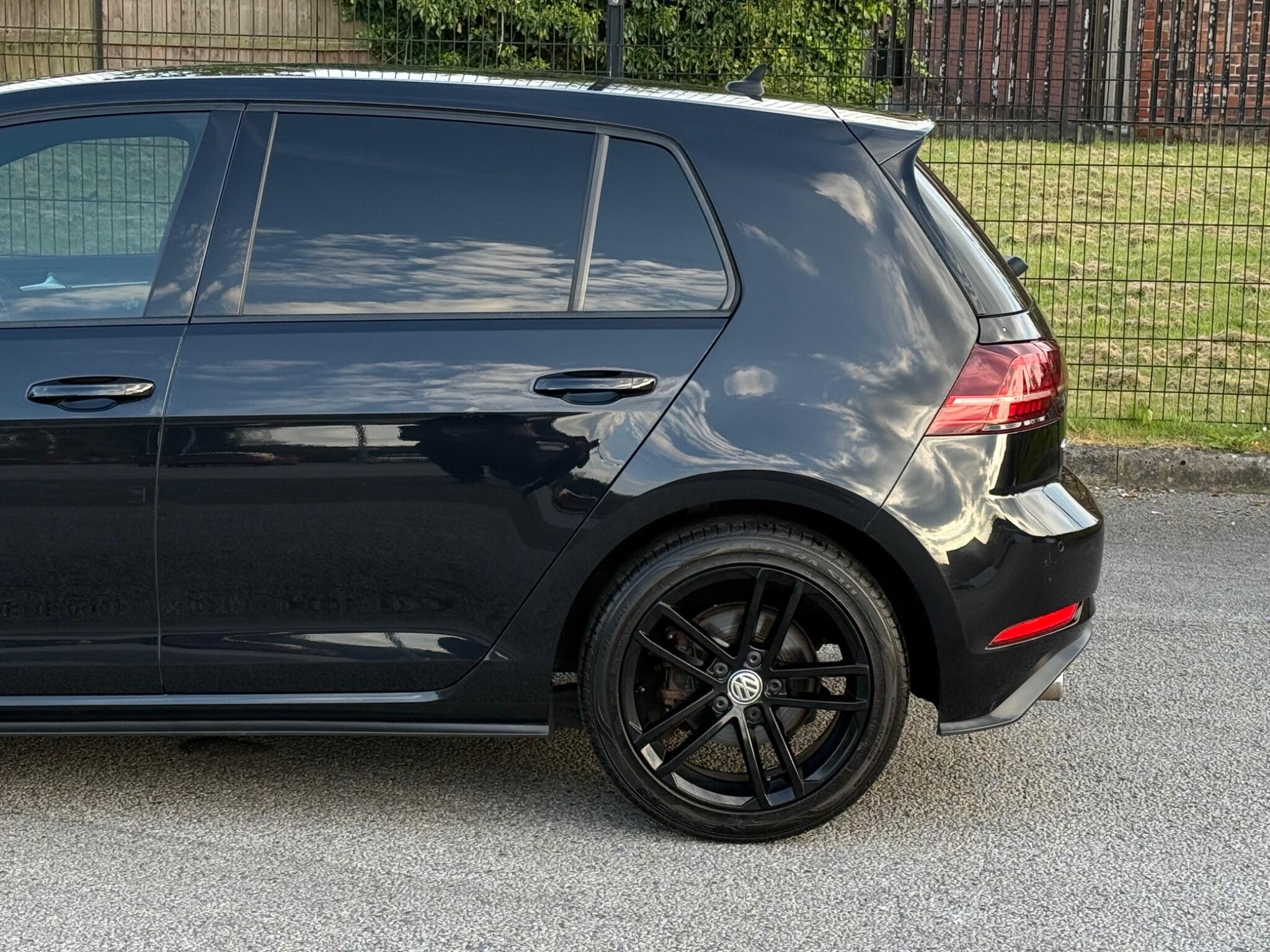 Volkswagen Golf view 27