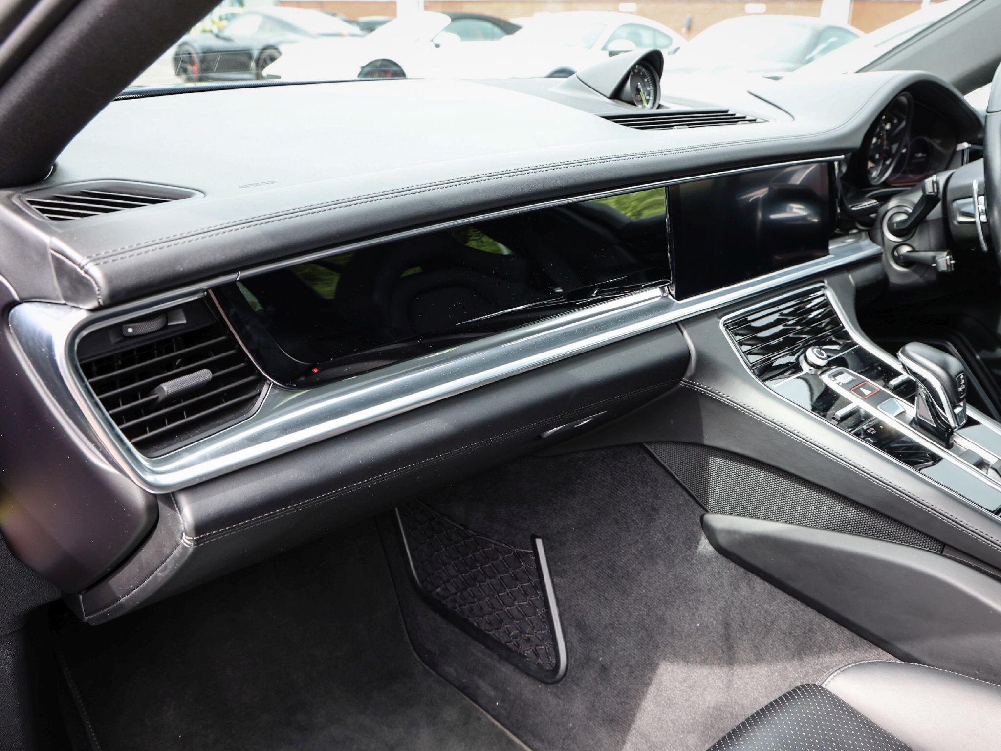 Porsche Panamera view 40