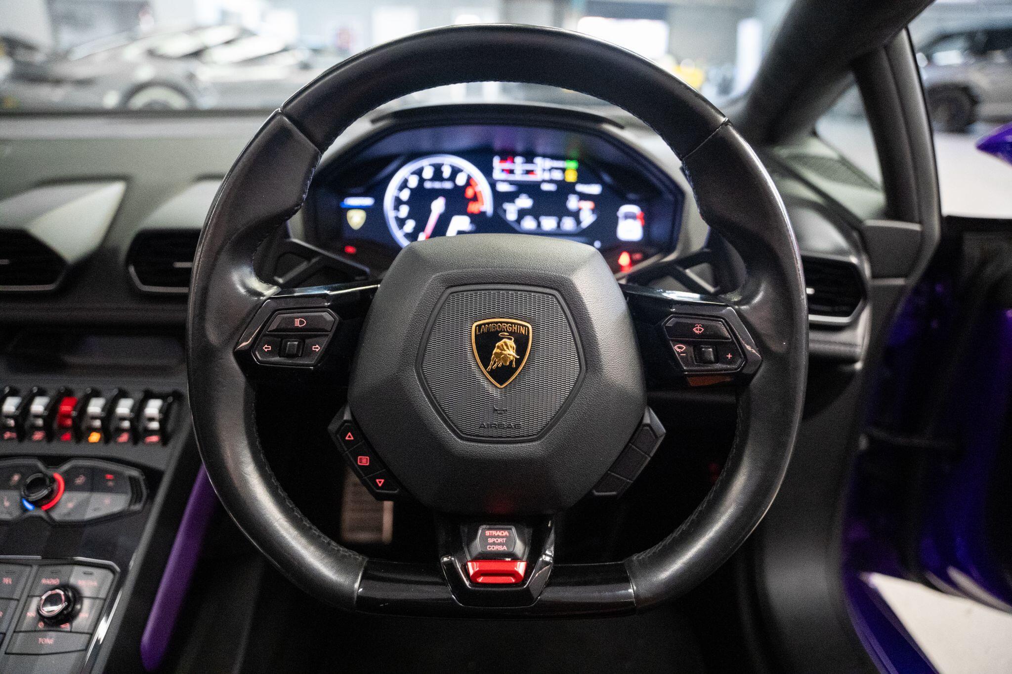 Lamborghini Huracan view 30