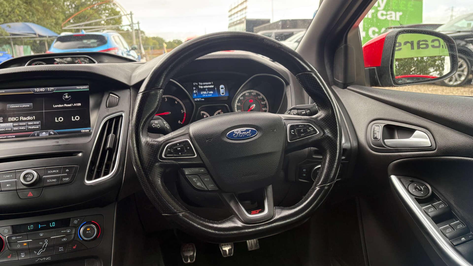 Ford Focus view 18