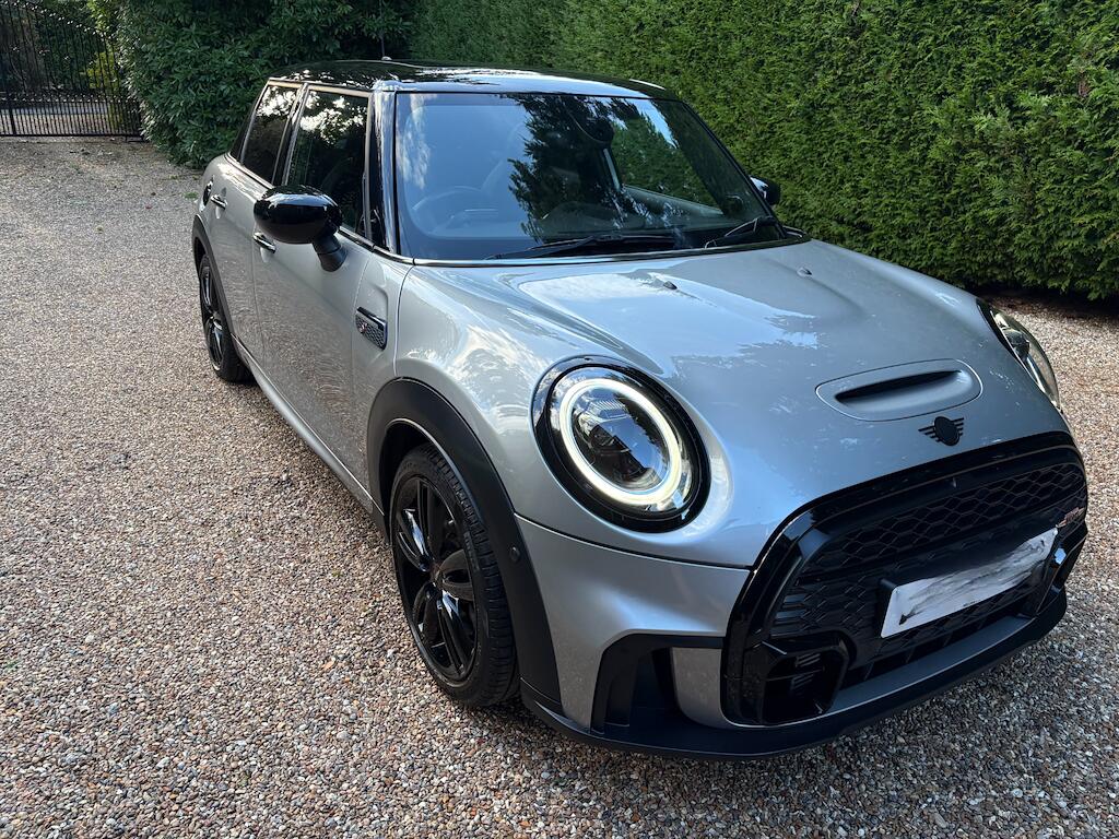 Mini Hatch view 25