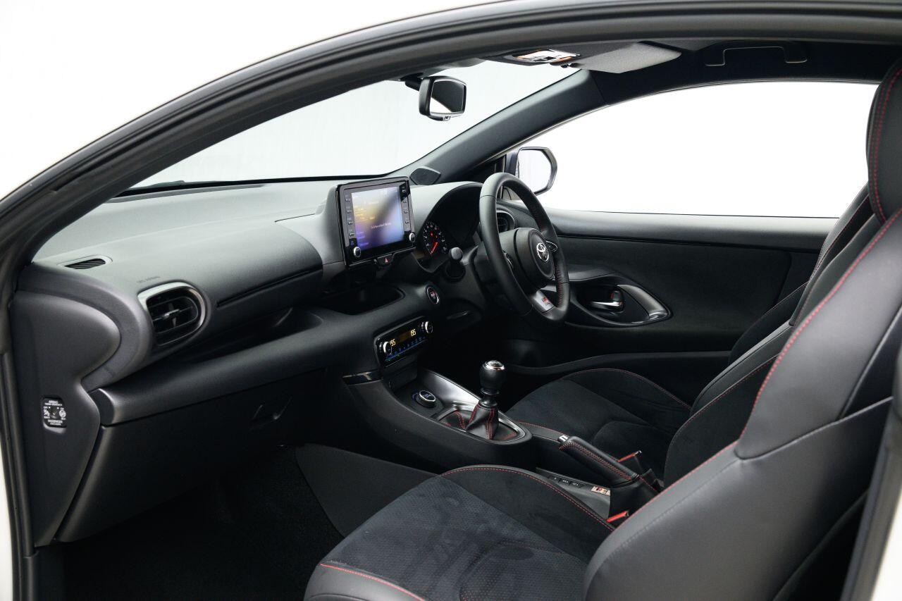 Toyota Yaris view 19