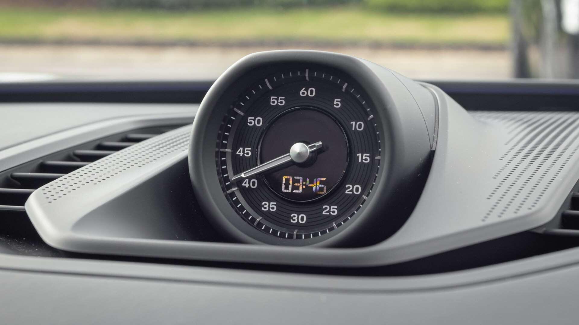 Porsche Cayenne view 24