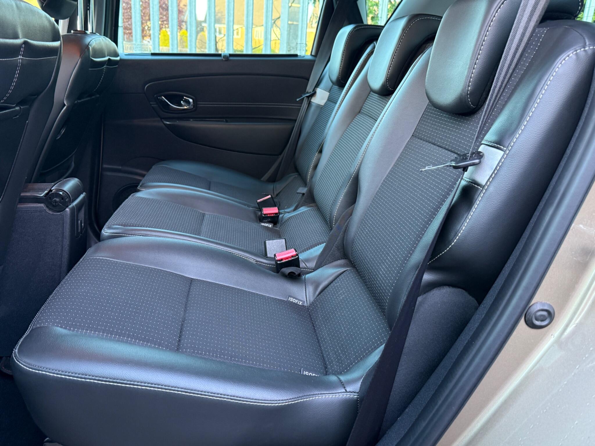 2015 Renault Scenic image 40