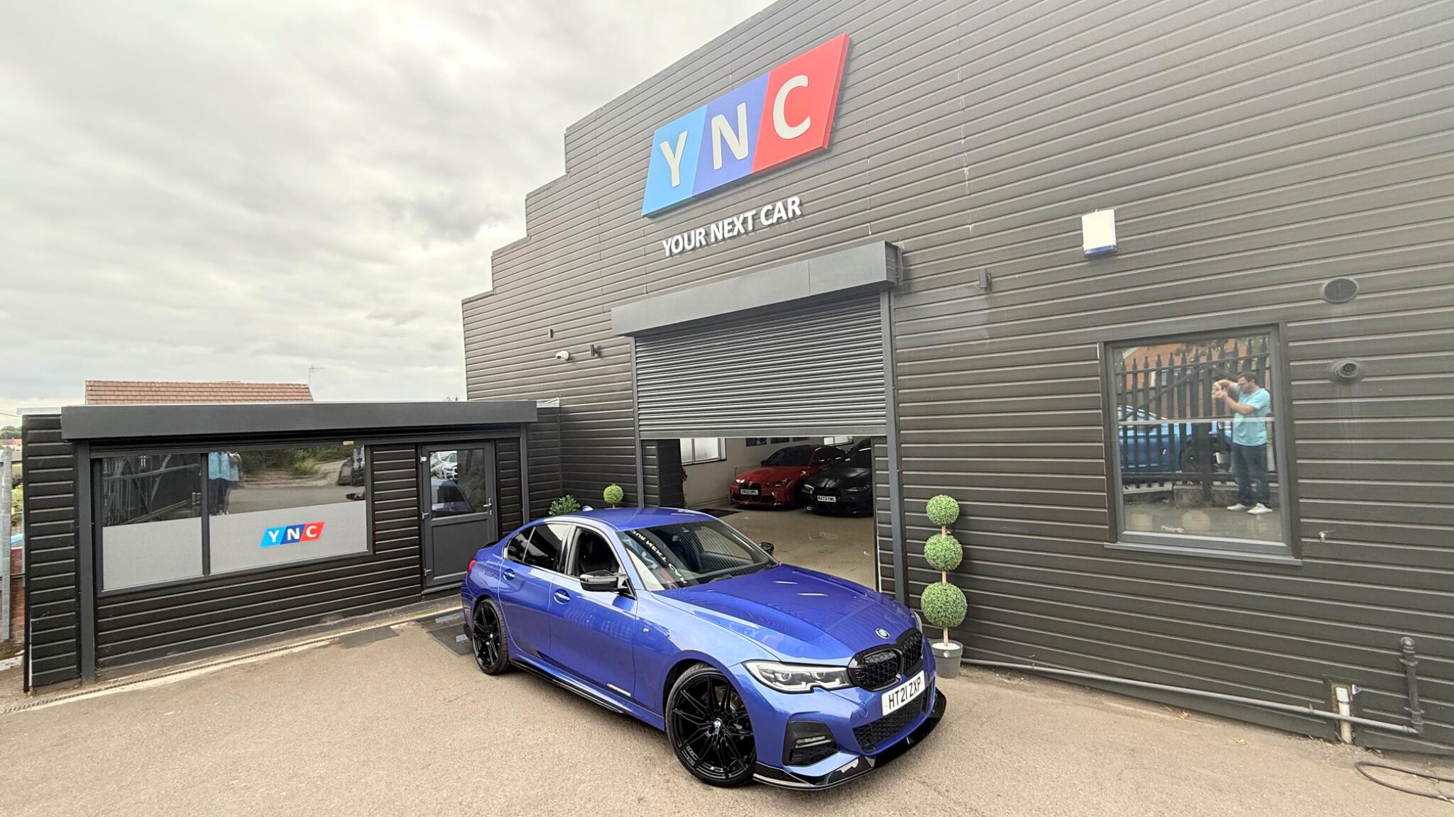 BMW 3 Series view 5