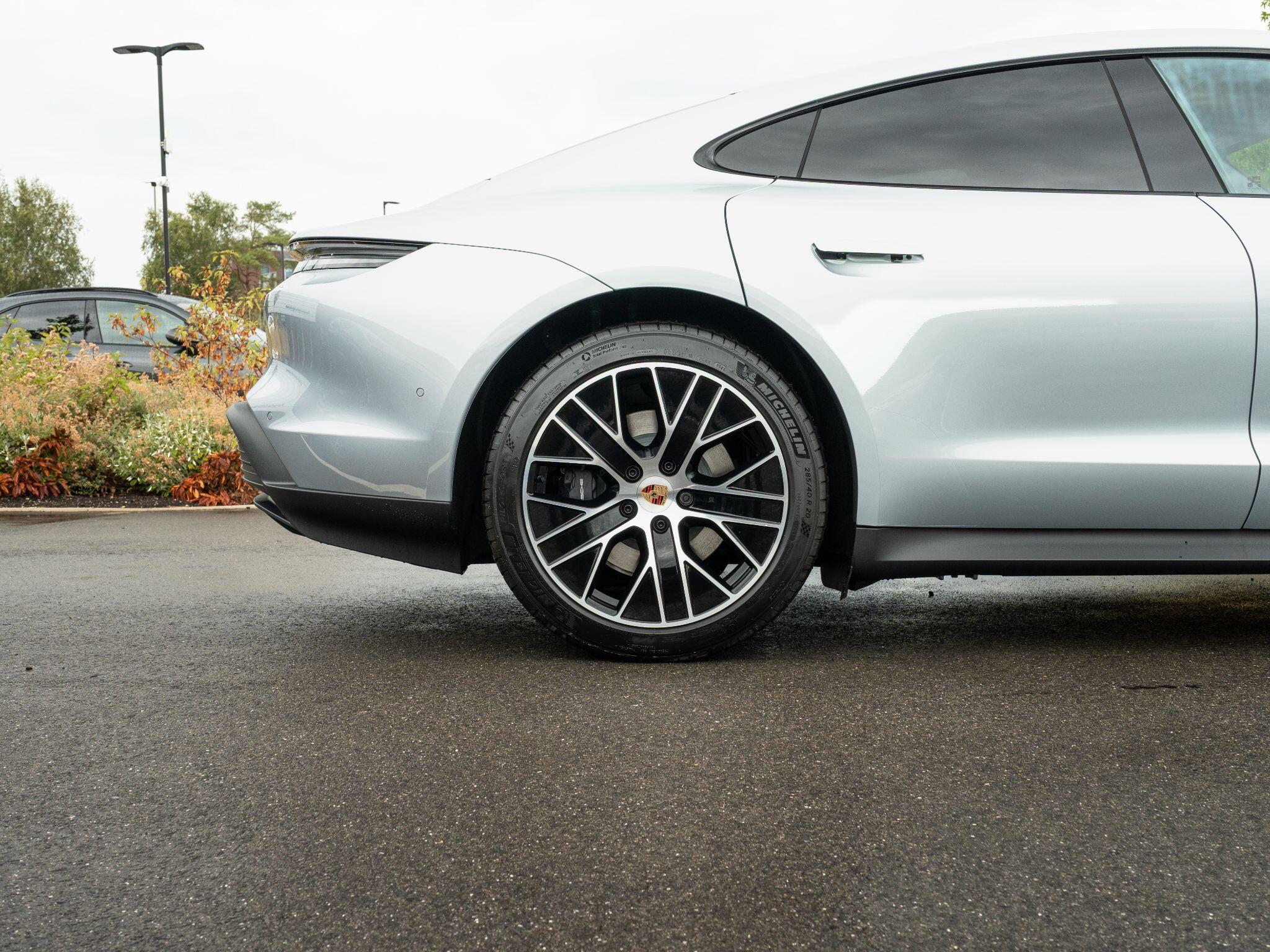 Porsche Taycan view 13