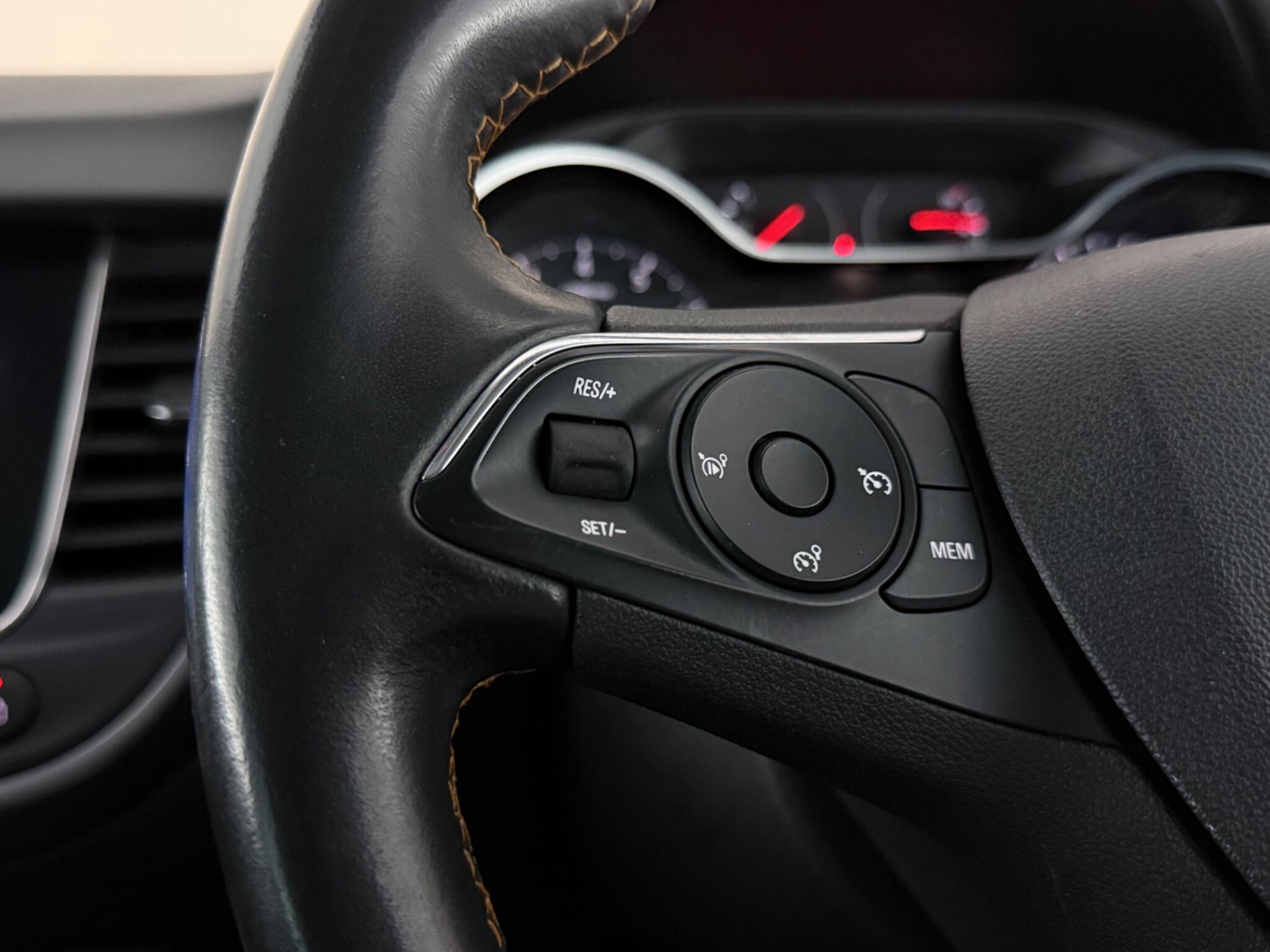 Vauxhall Crossland X view 12