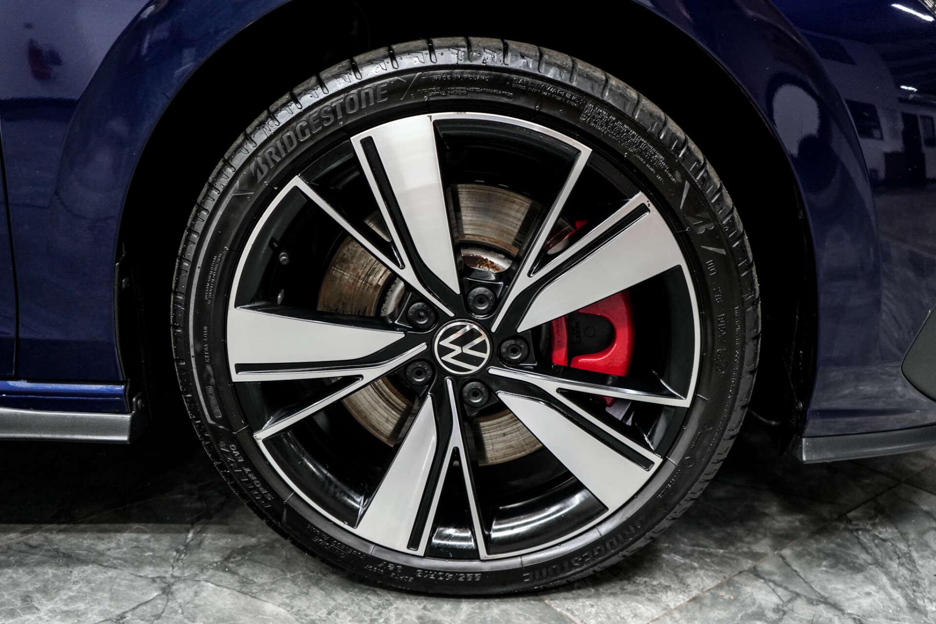 Volkswagen Golf view 6
