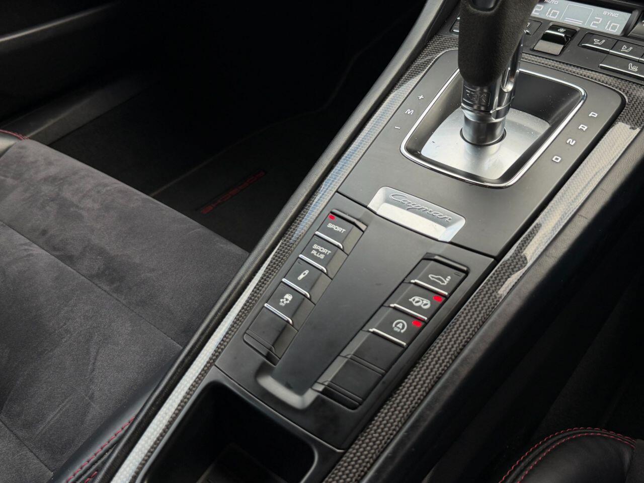 Porsche Cayman view 50