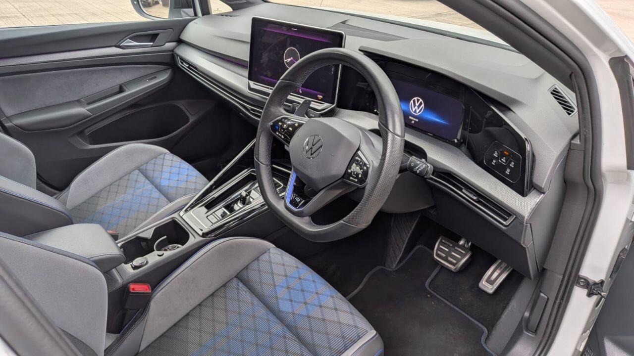 Volkswagen Golf view 2