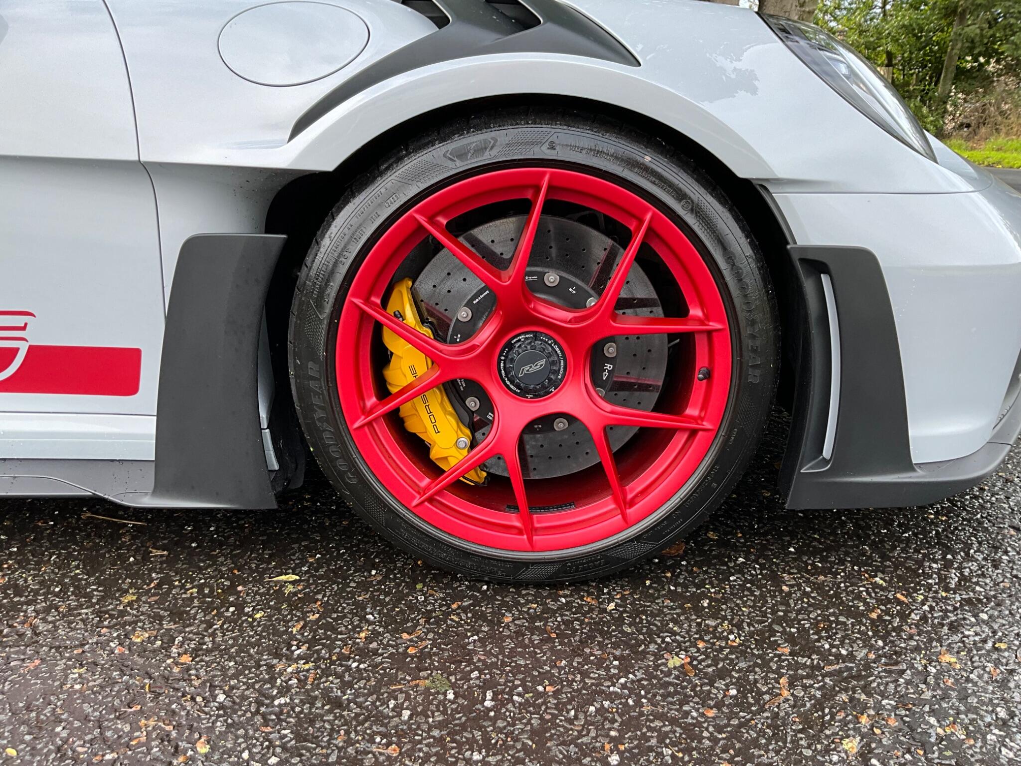 Porsche 911 view 11