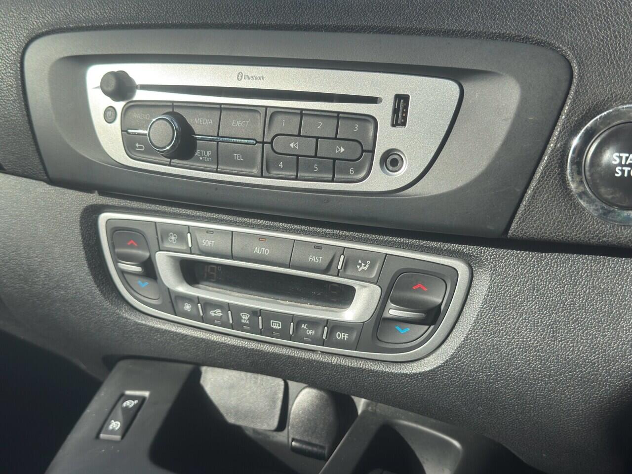 Renault Grand Scenic view 21