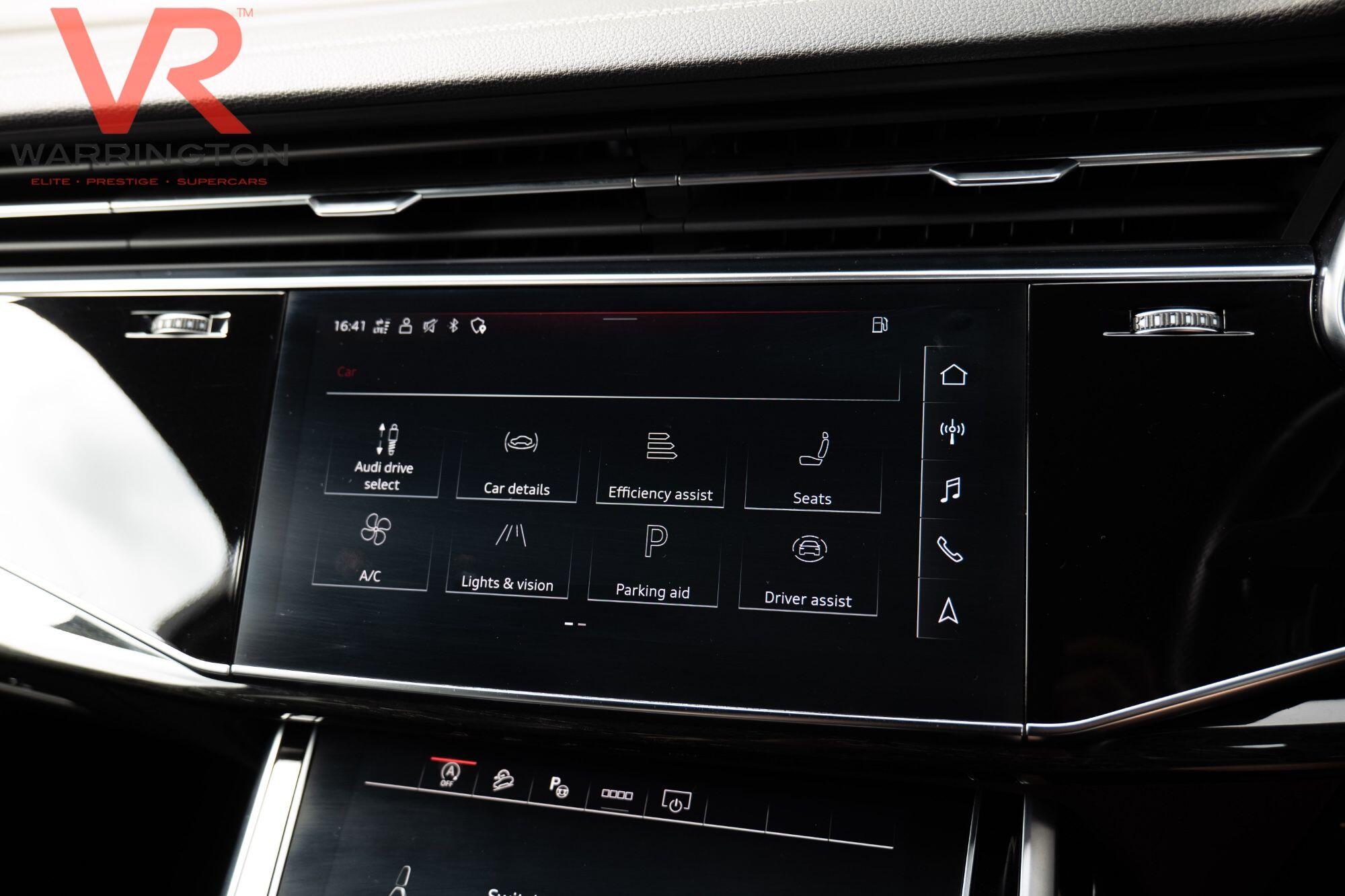 Audi Q7 view 34