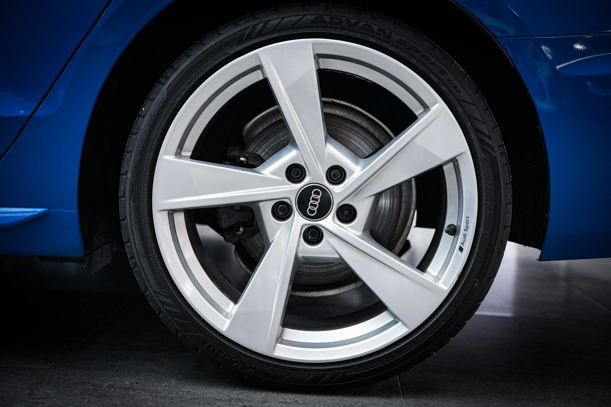 Audi A4 view 28