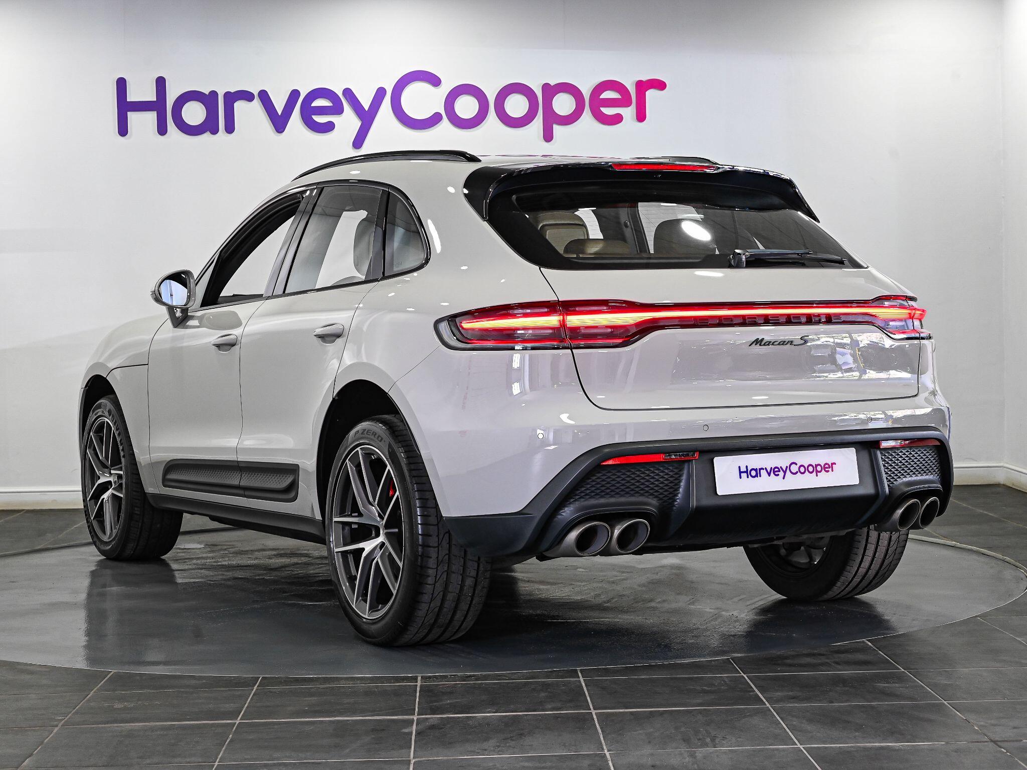 Porsche Macan view 5