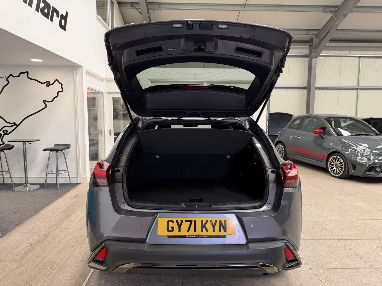 Lexus Ux view 37