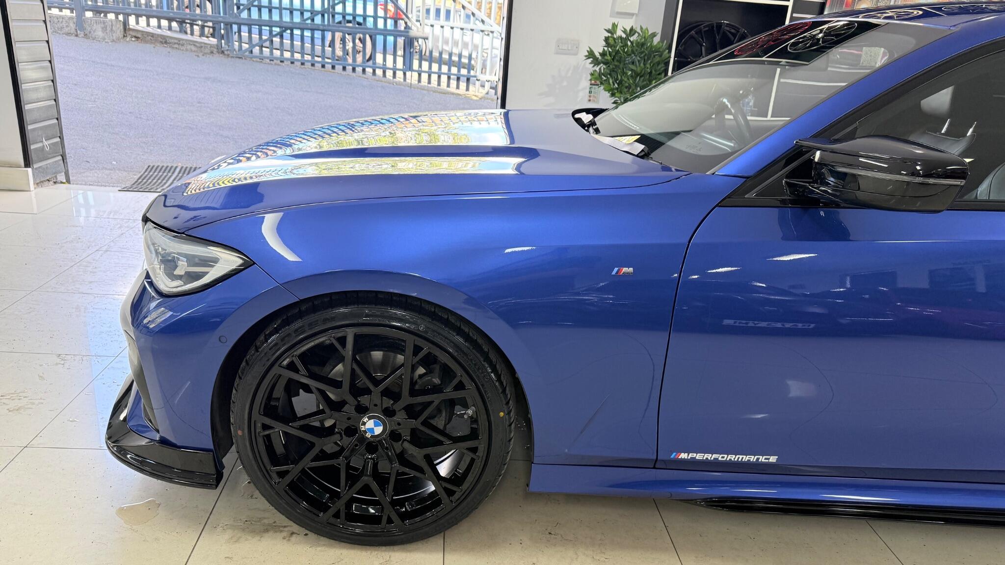 BMW 3 Series view 32
