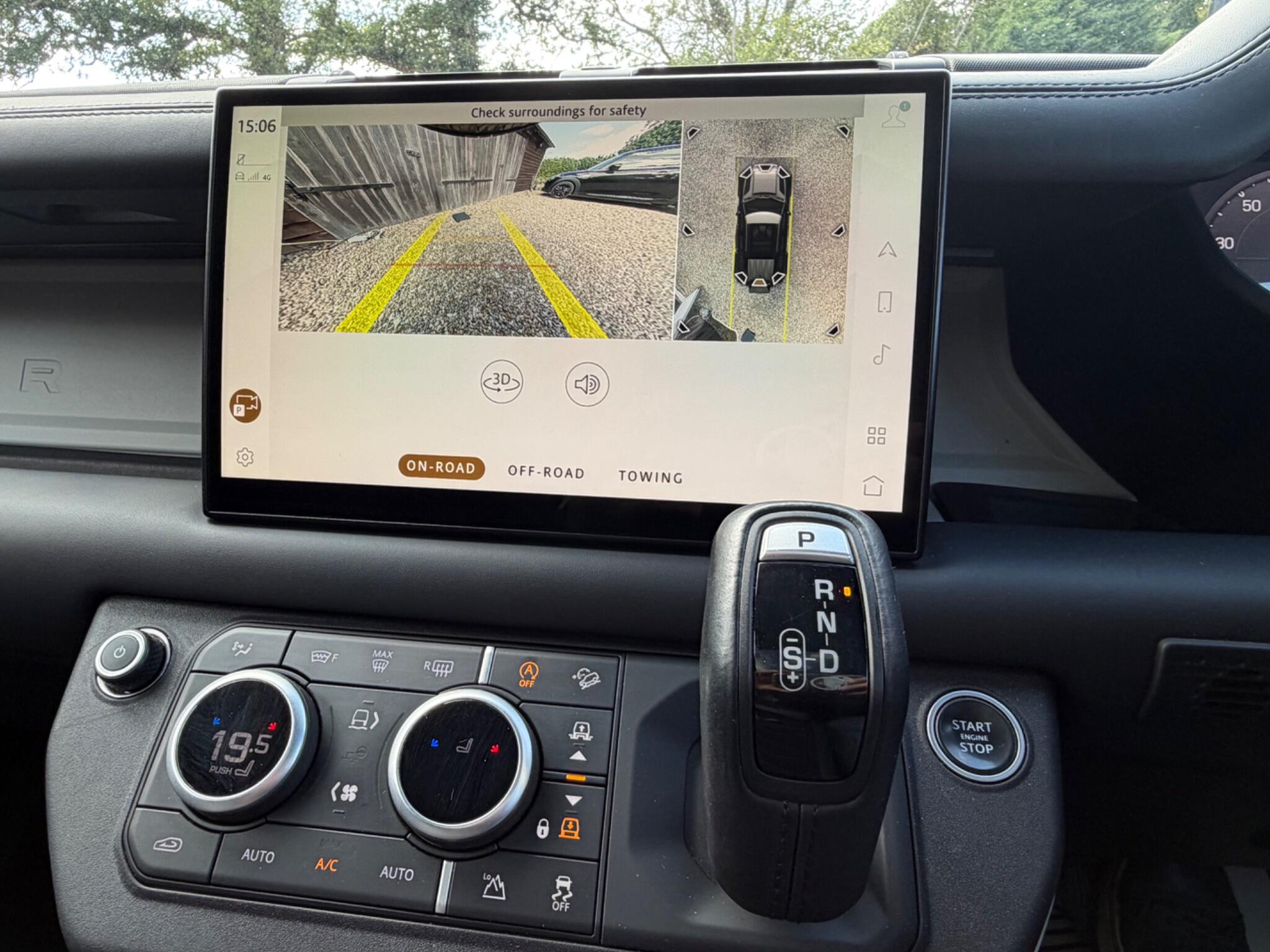 Land Rover Defender view 35