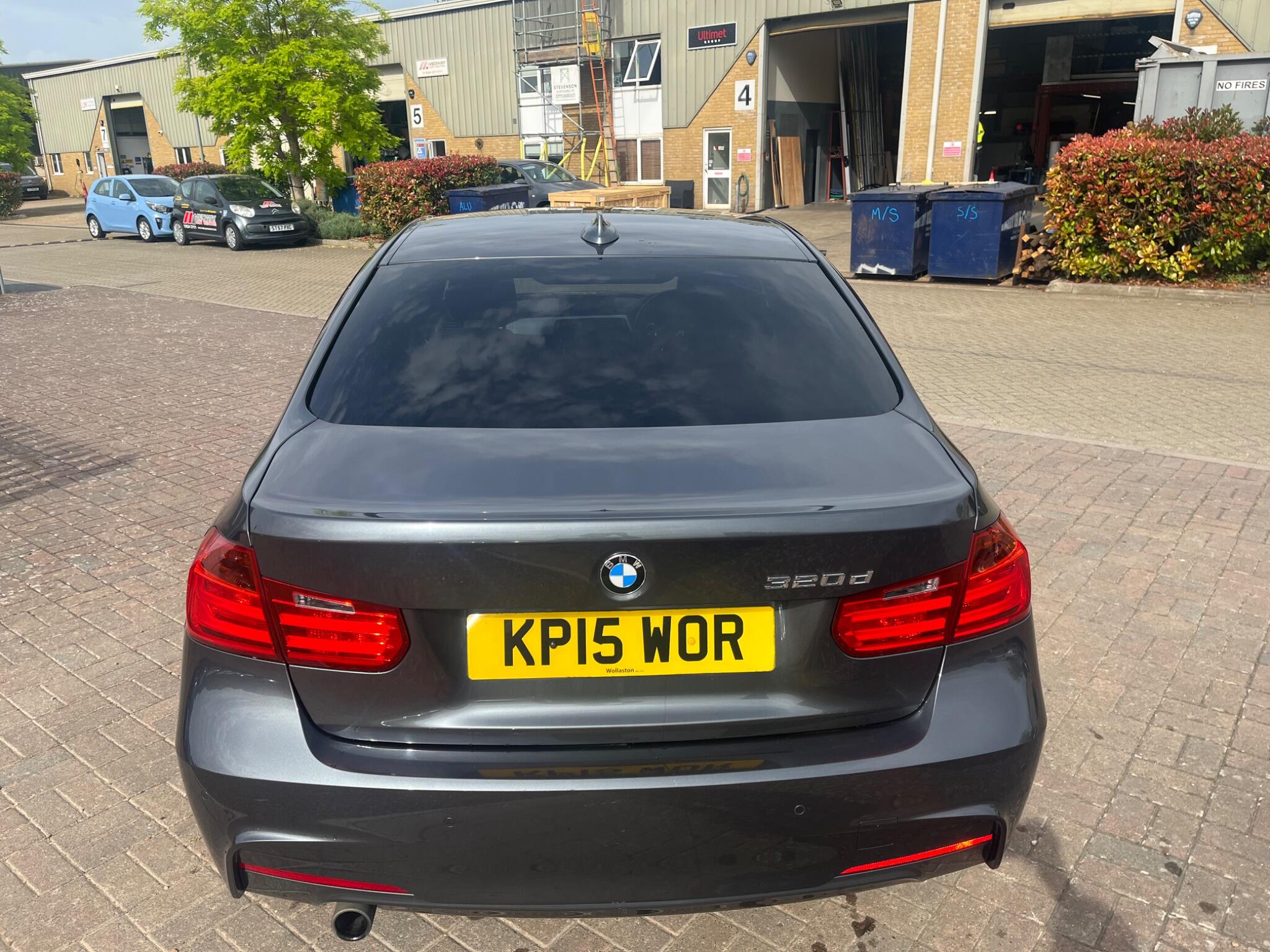 BMW 3 Series view 16