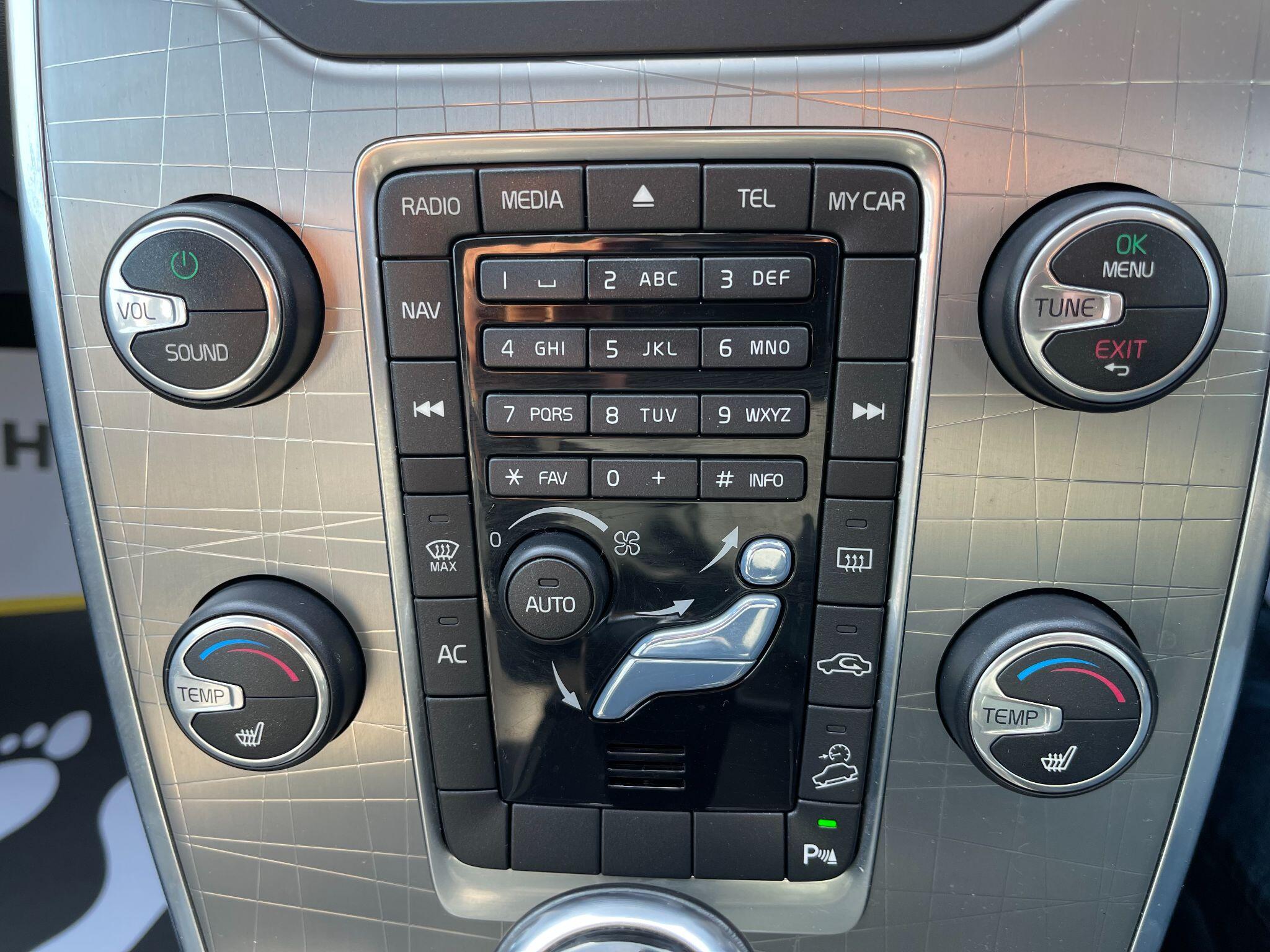 Volvo XC70 view 42