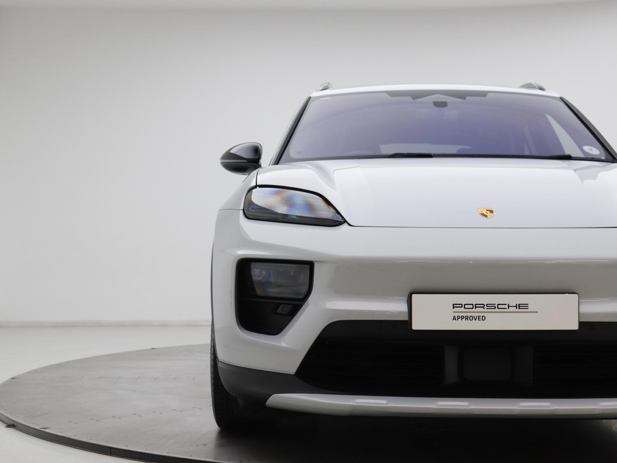 Porsche Macan view 24