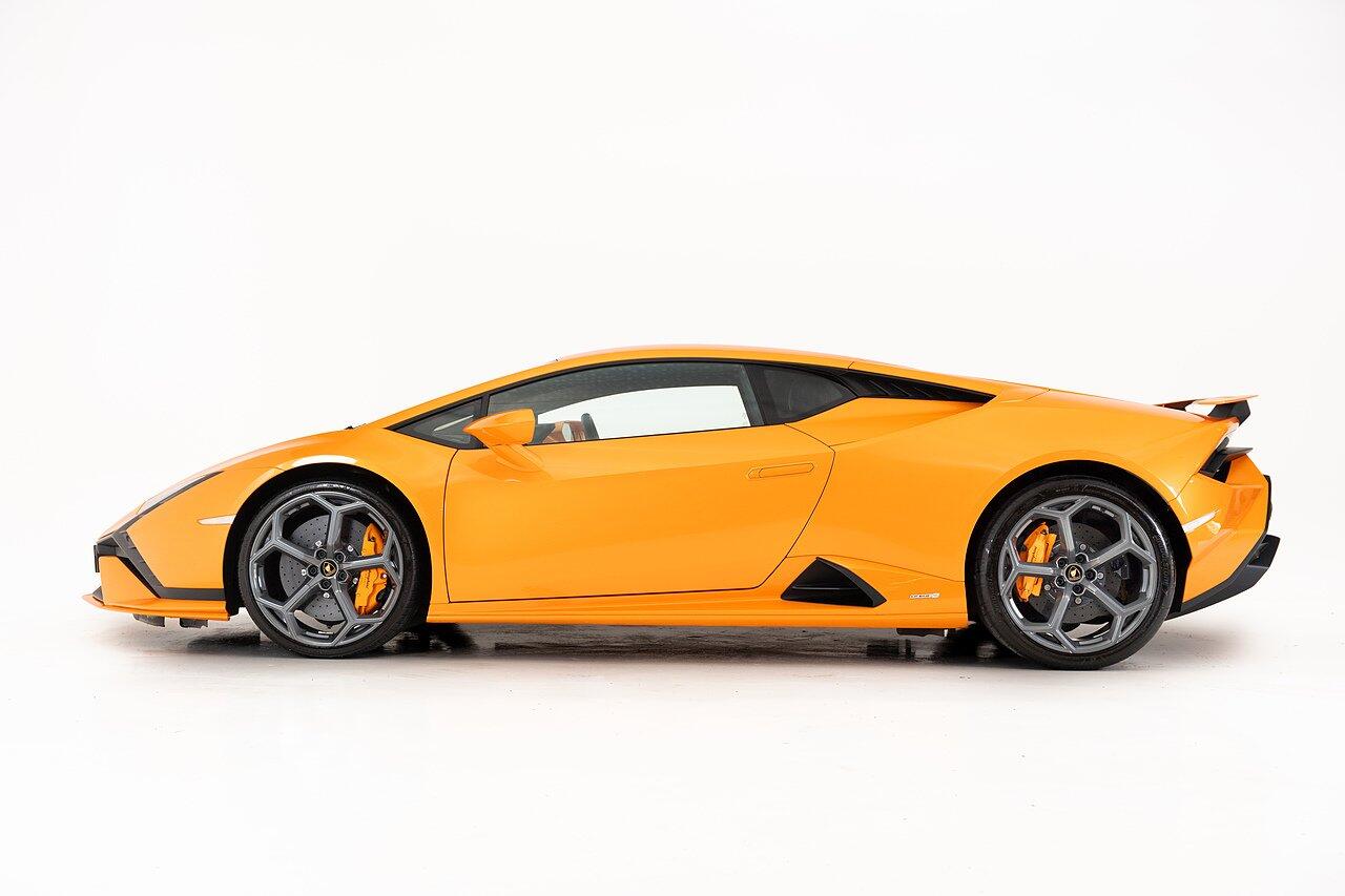 Lamborghini Huracan view 16