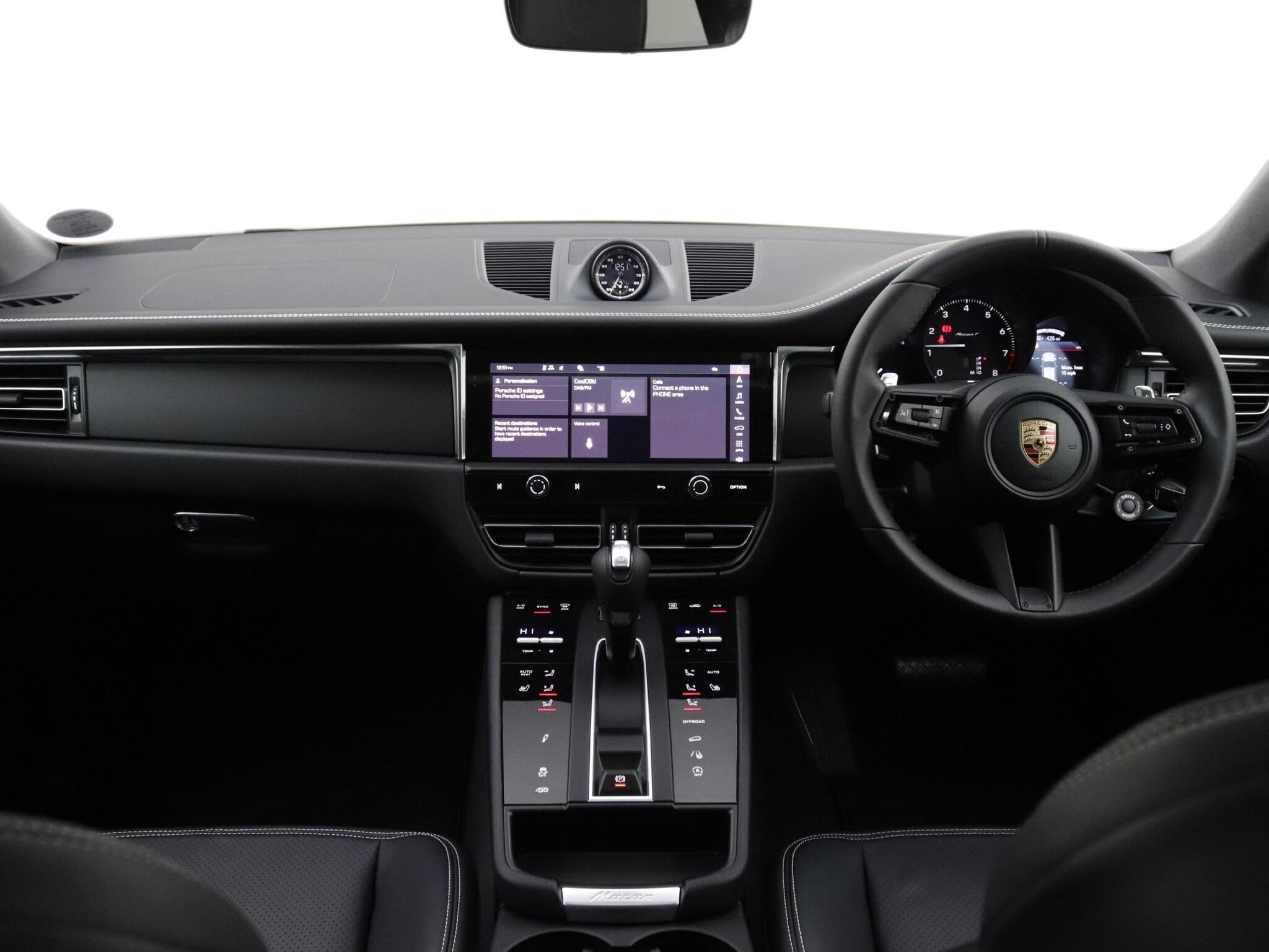 Porsche Macan view 11