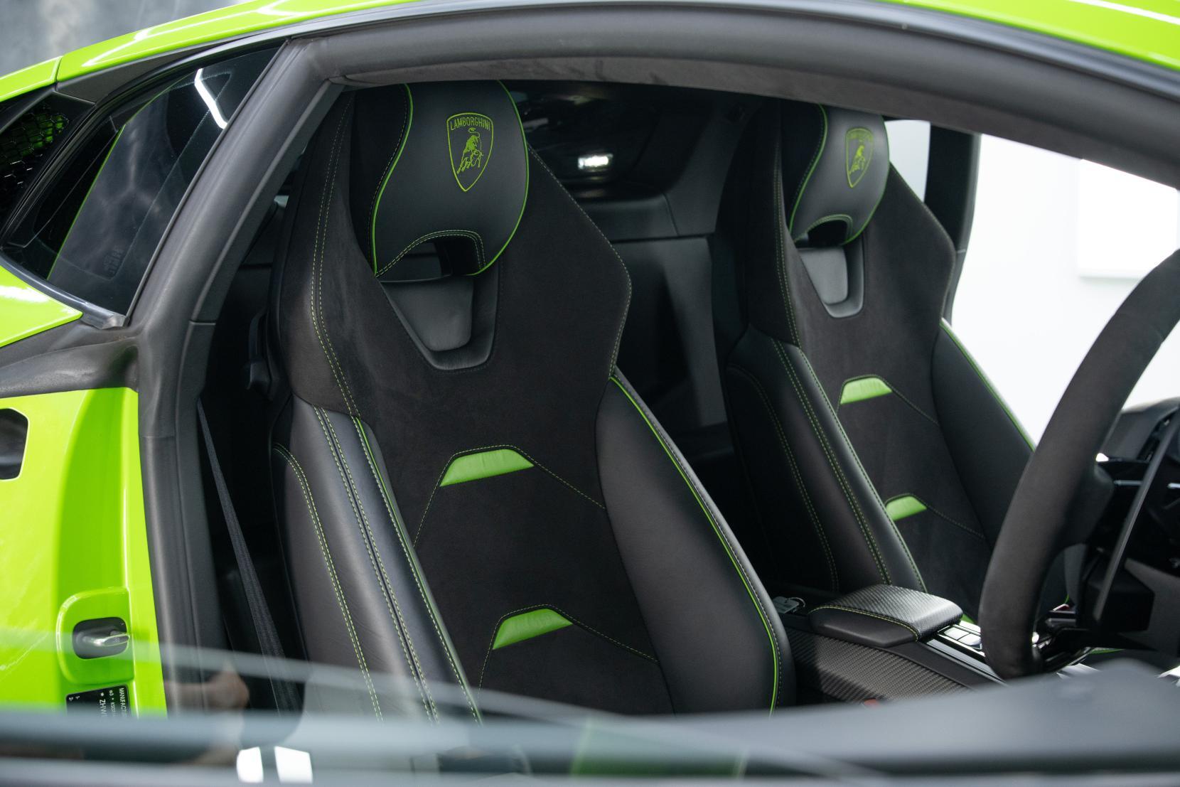 Lamborghini Huracan view 7
