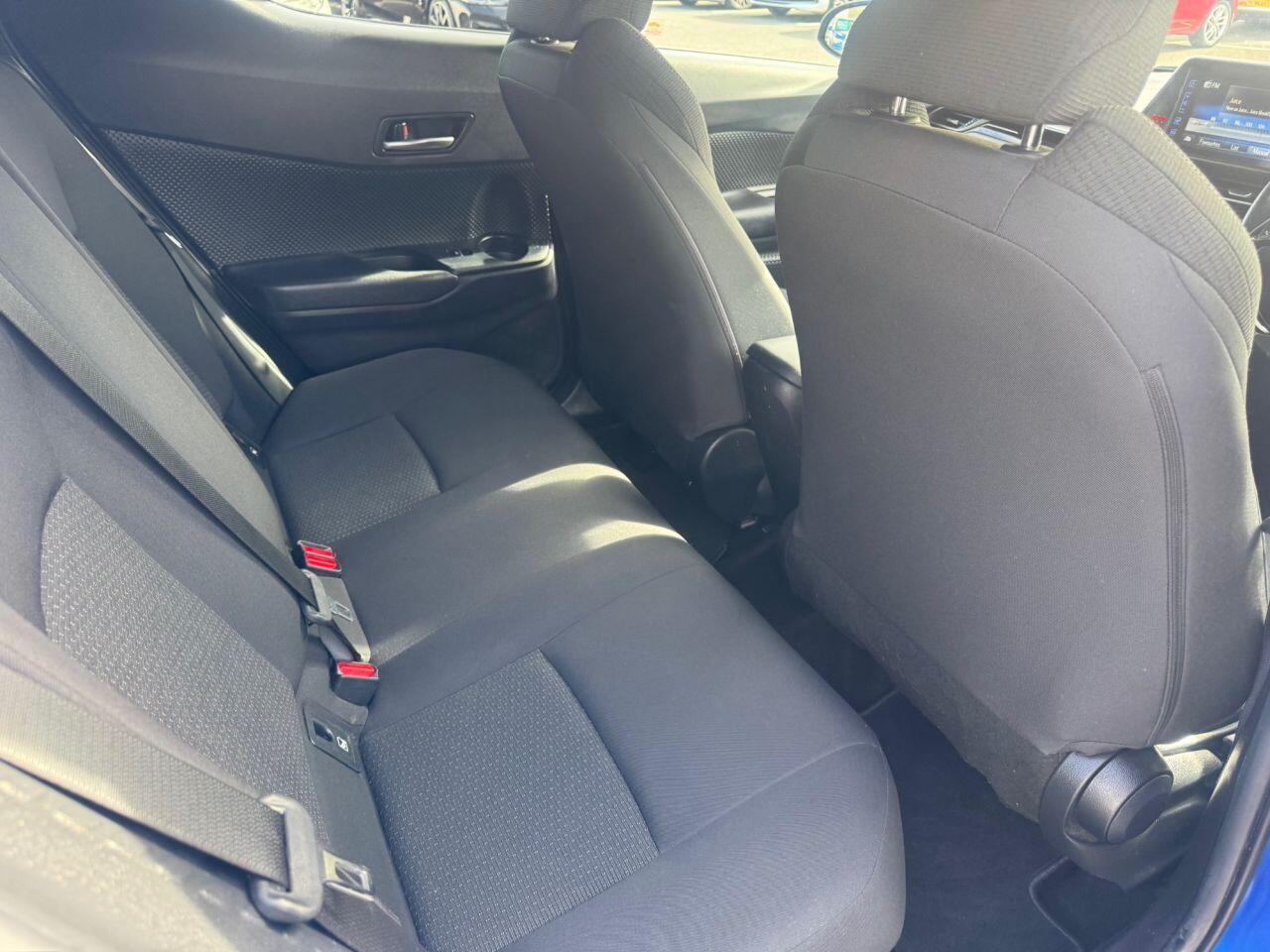 Toyota C-HR view 12