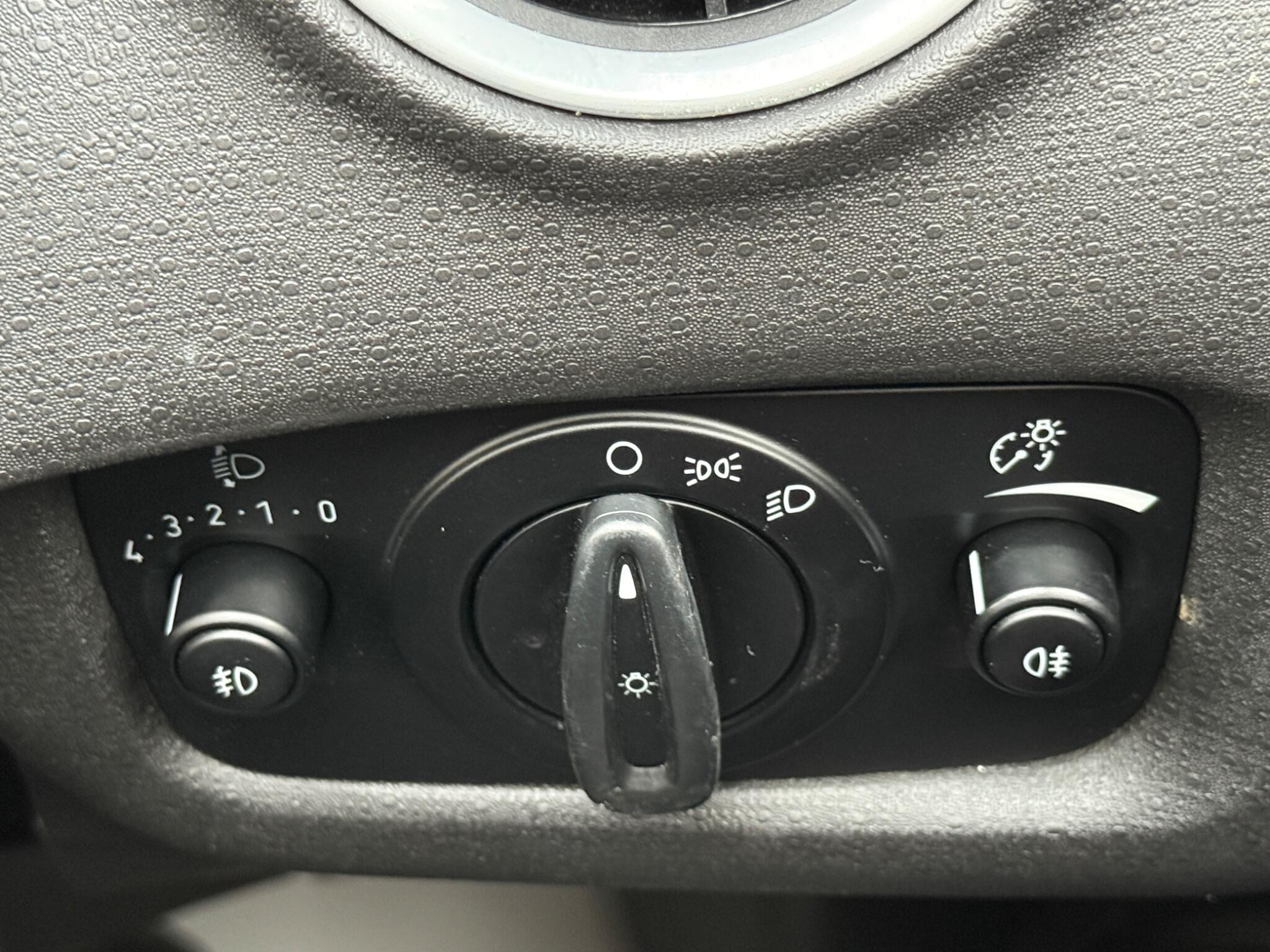 Ford Fiesta - Image 69