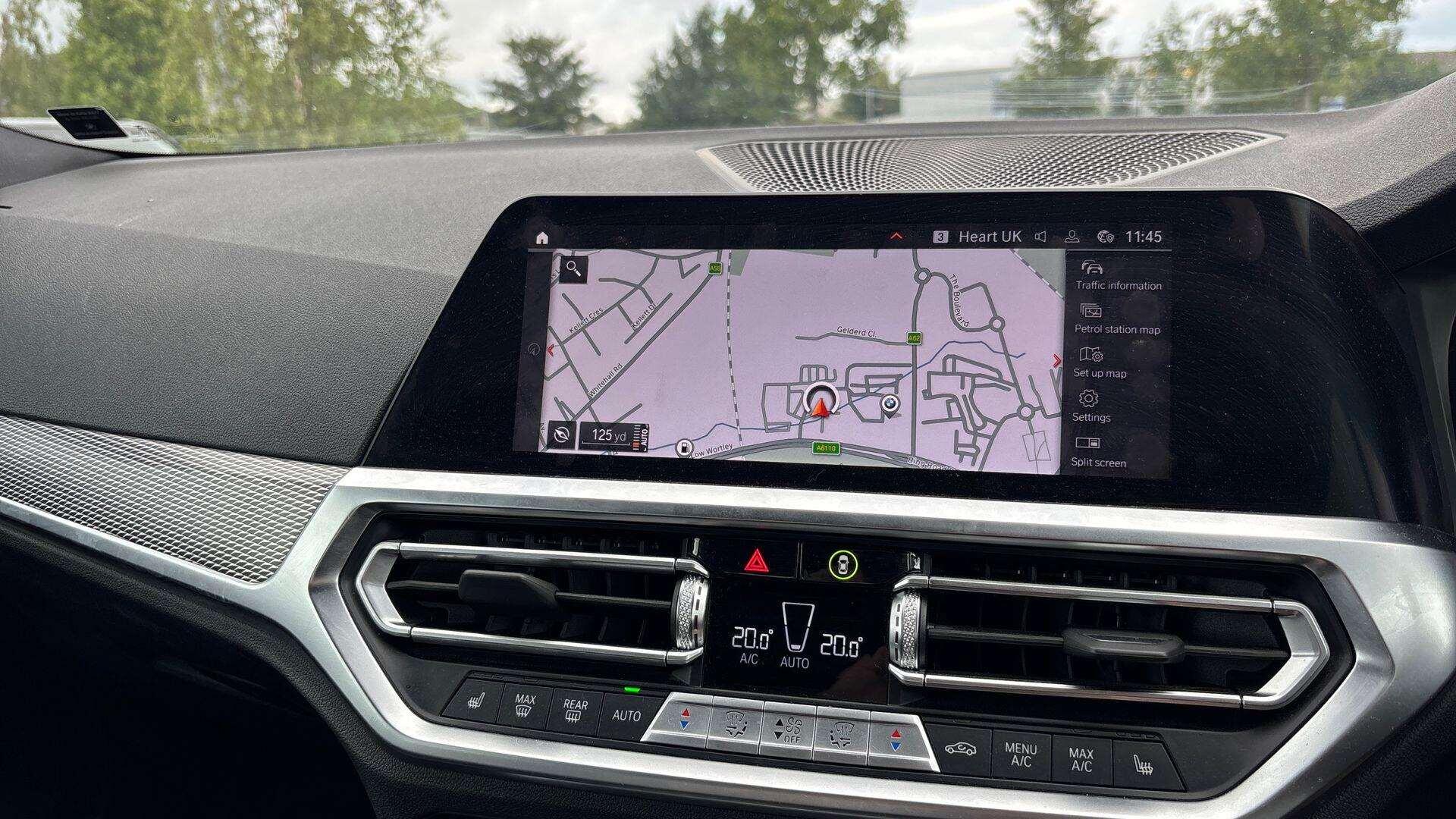 BMW 2 Series view 33