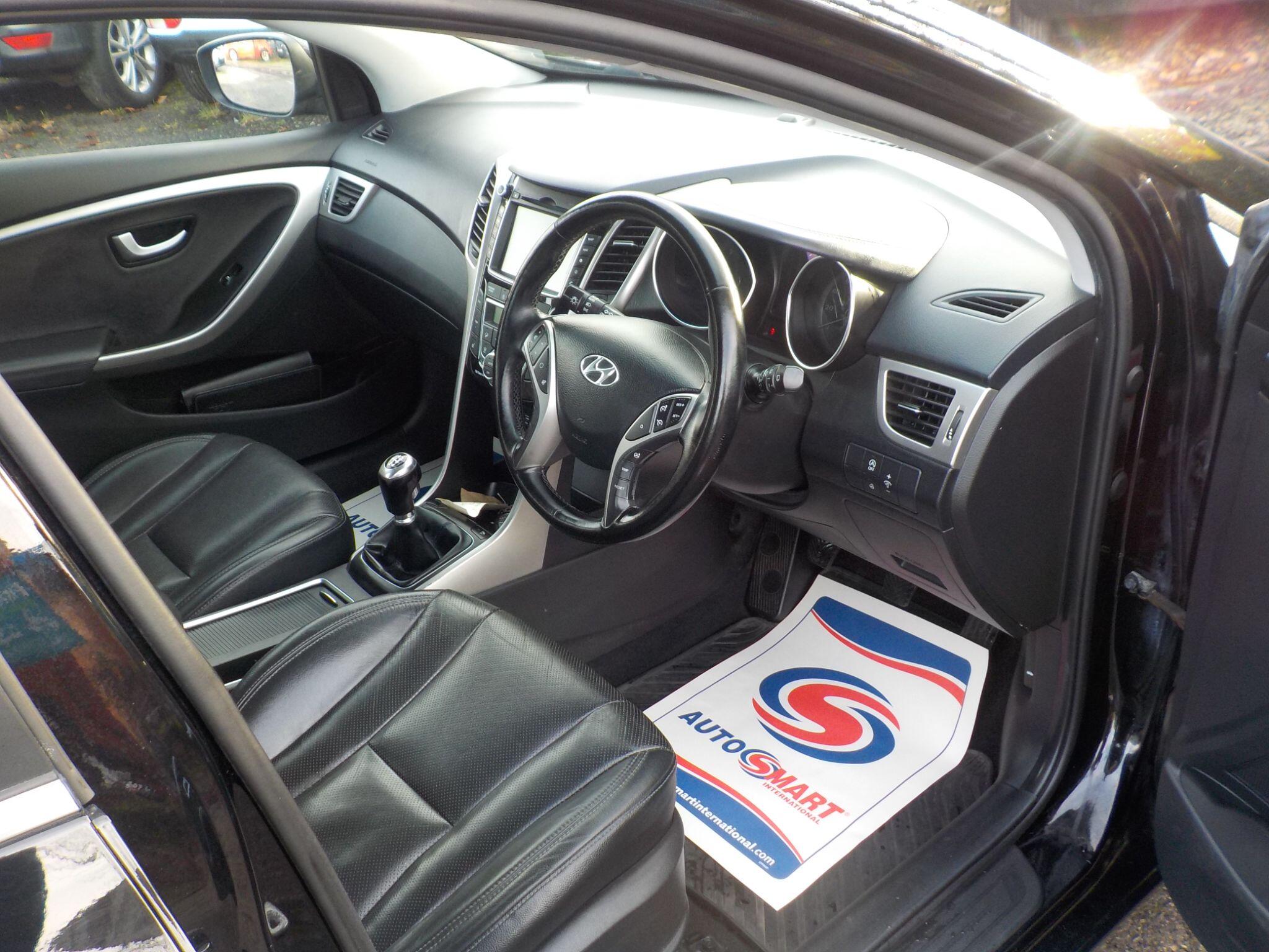 Hyundai i30 1.6 CRDi Blue Drive Premium Euro 6 (s/s) 5dr