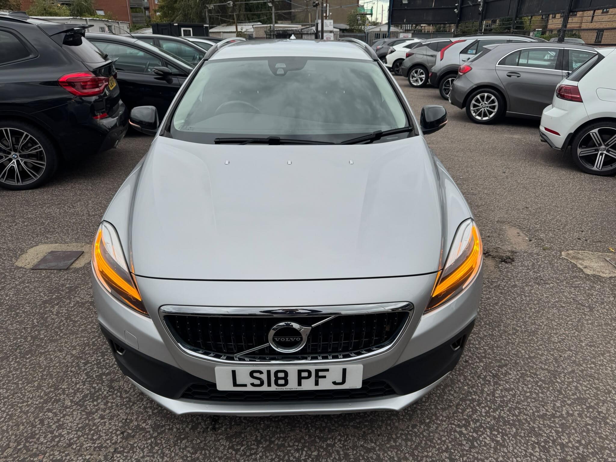 Volvo V40 Cross Country view 4