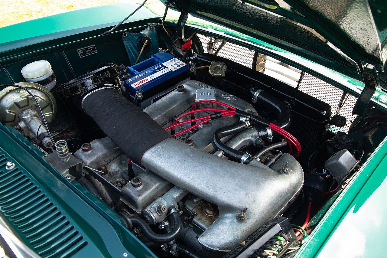 Alfa Romeo Giulia view 82