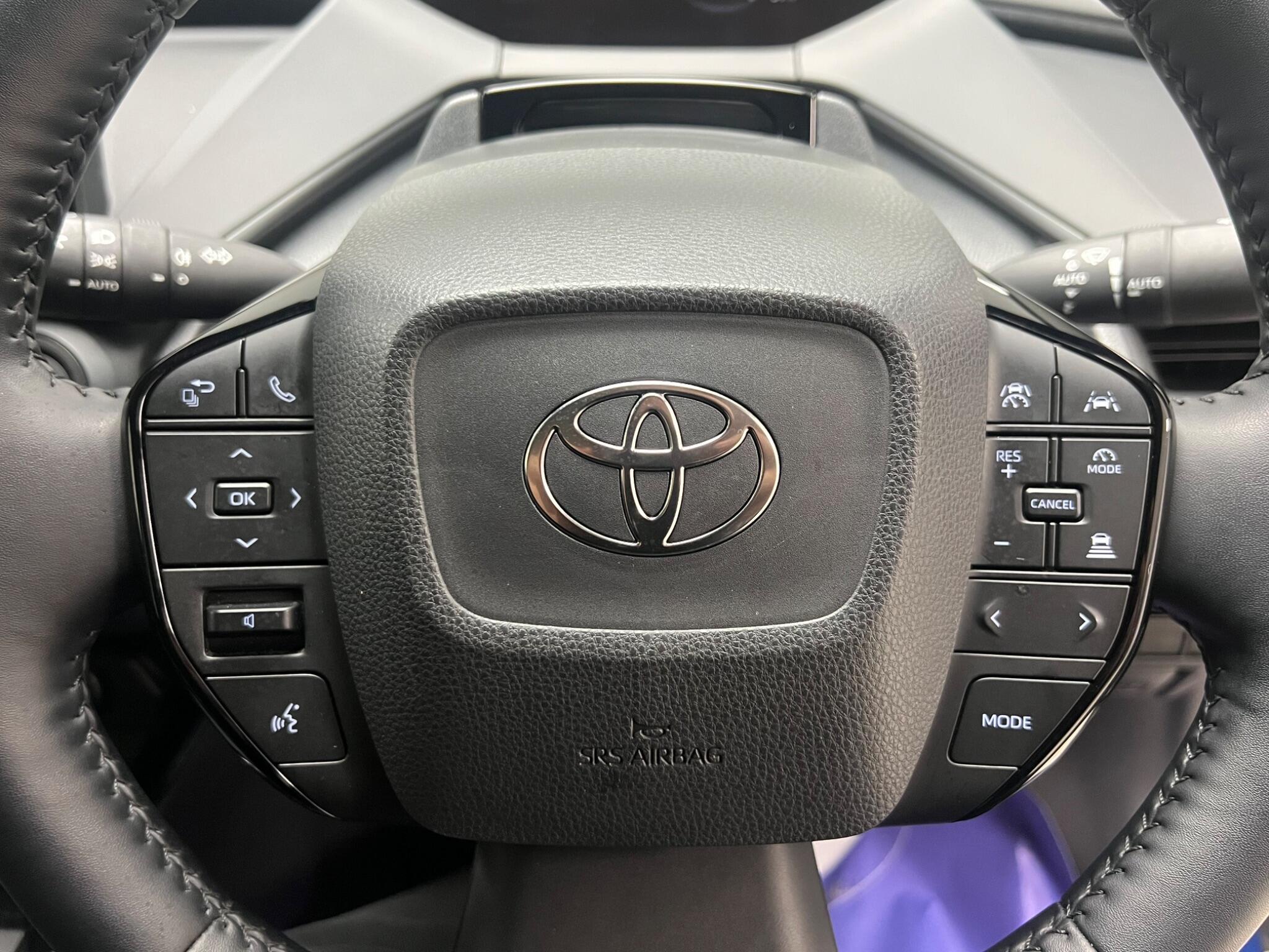 Toyota Prius view 13
