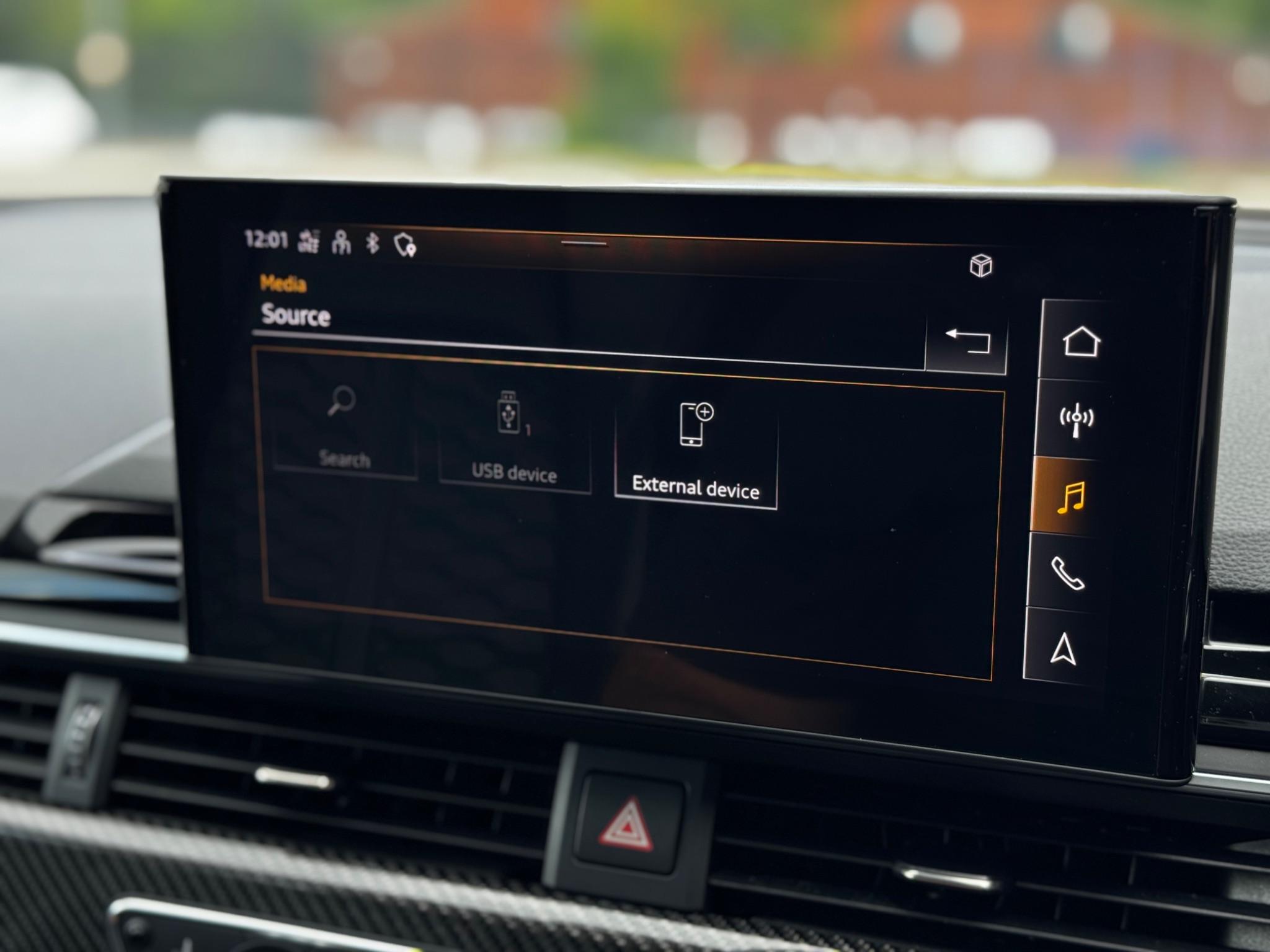 Audi RS4 view 34