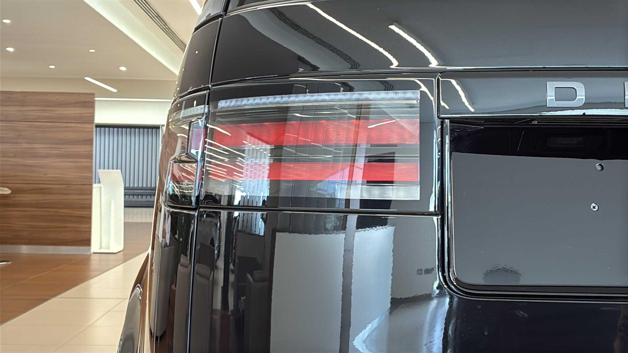 Land Rover Discovery view 19