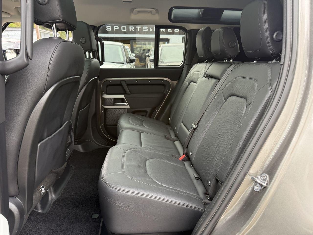 Land Rover Defender 110 view 25