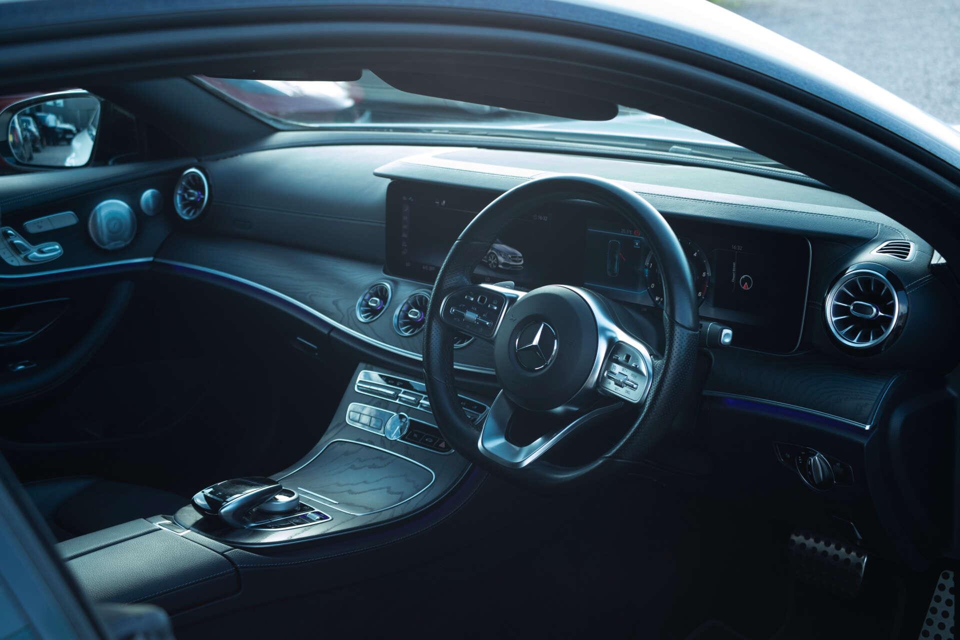 Mercedes-Benz E-Class view 5