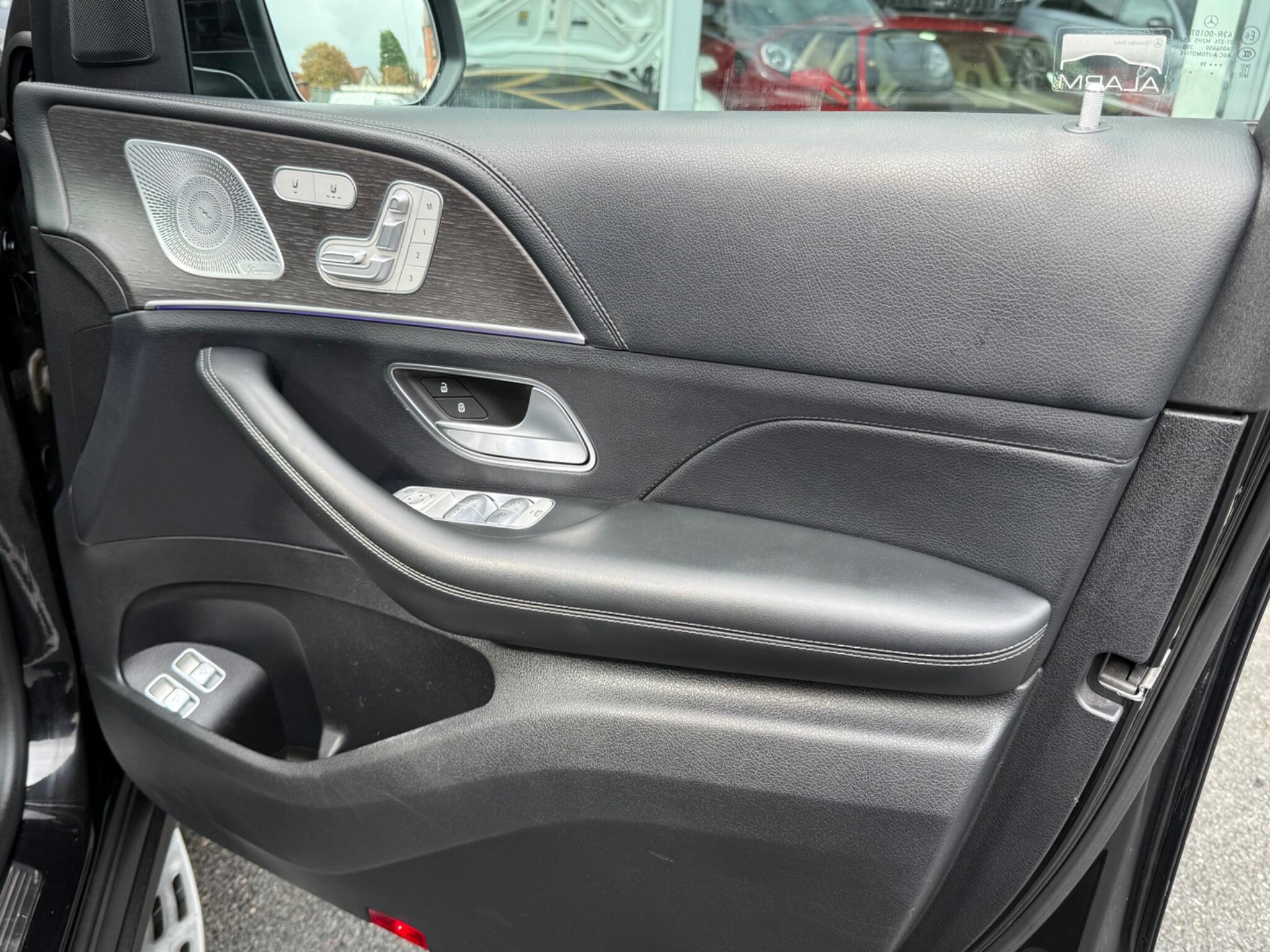 Mercedes-Benz Gle view 14