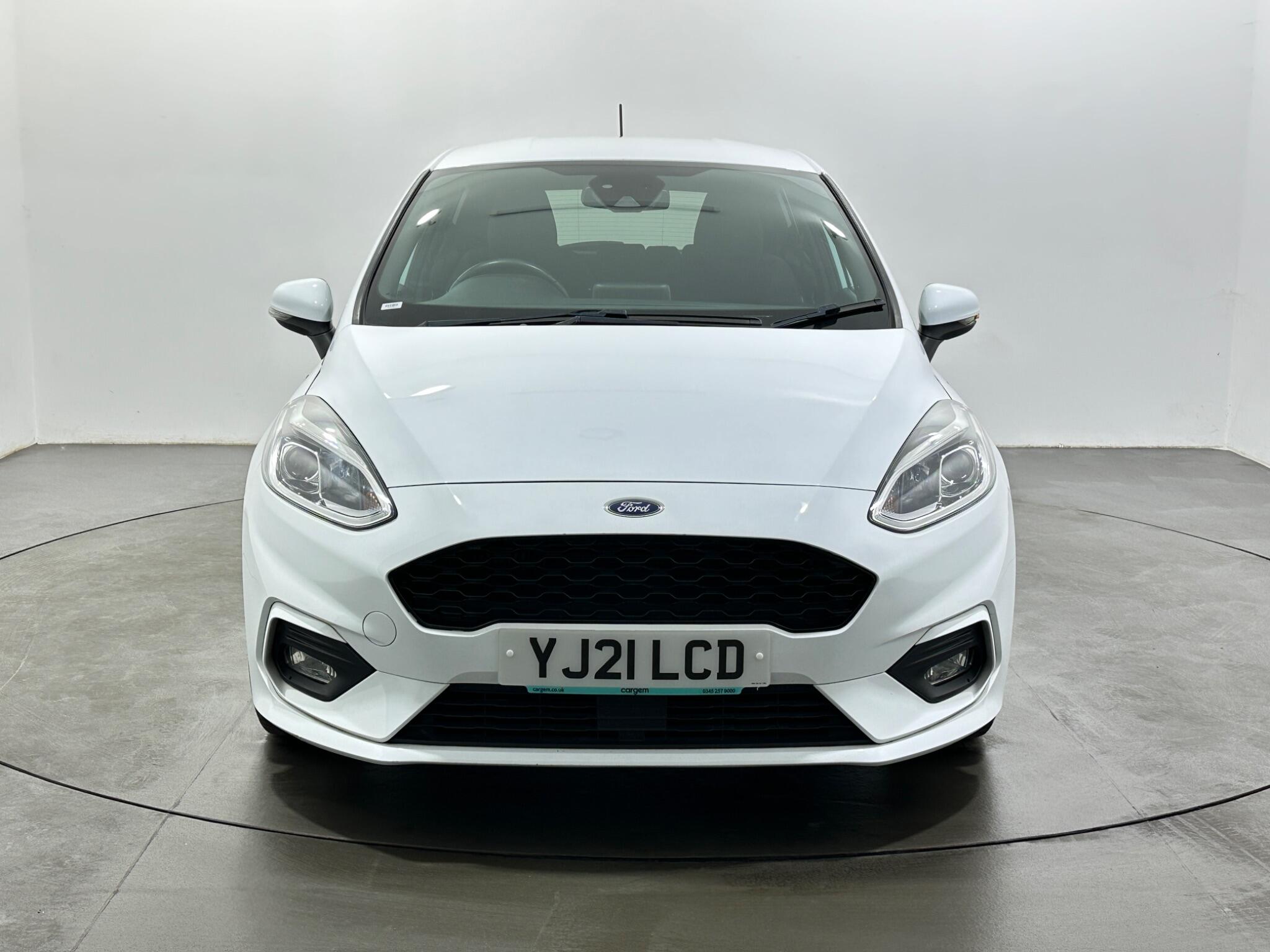 Ford Fiesta view 3