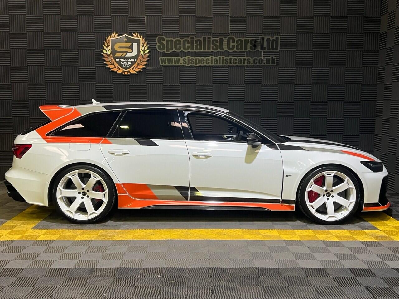 Audi RS6 Avant view 31