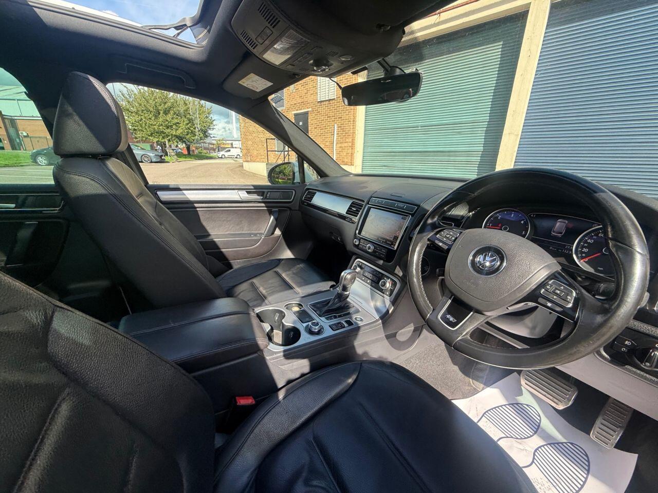 Volkswagen Touareg view 41