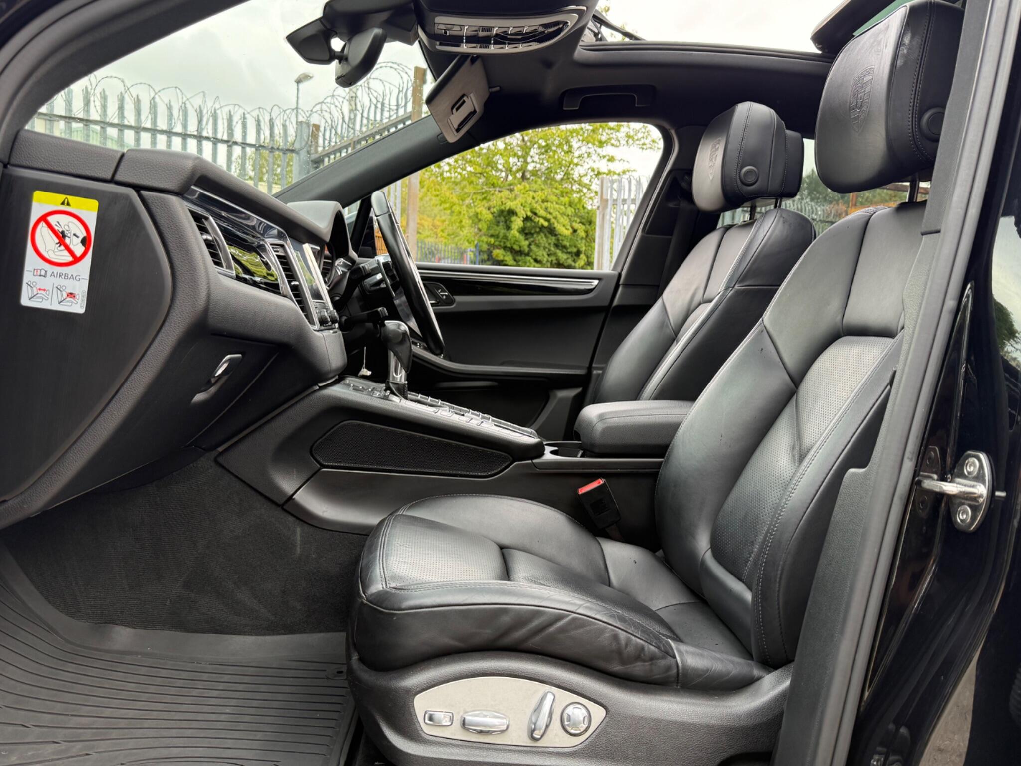 Porsche Macan view 29